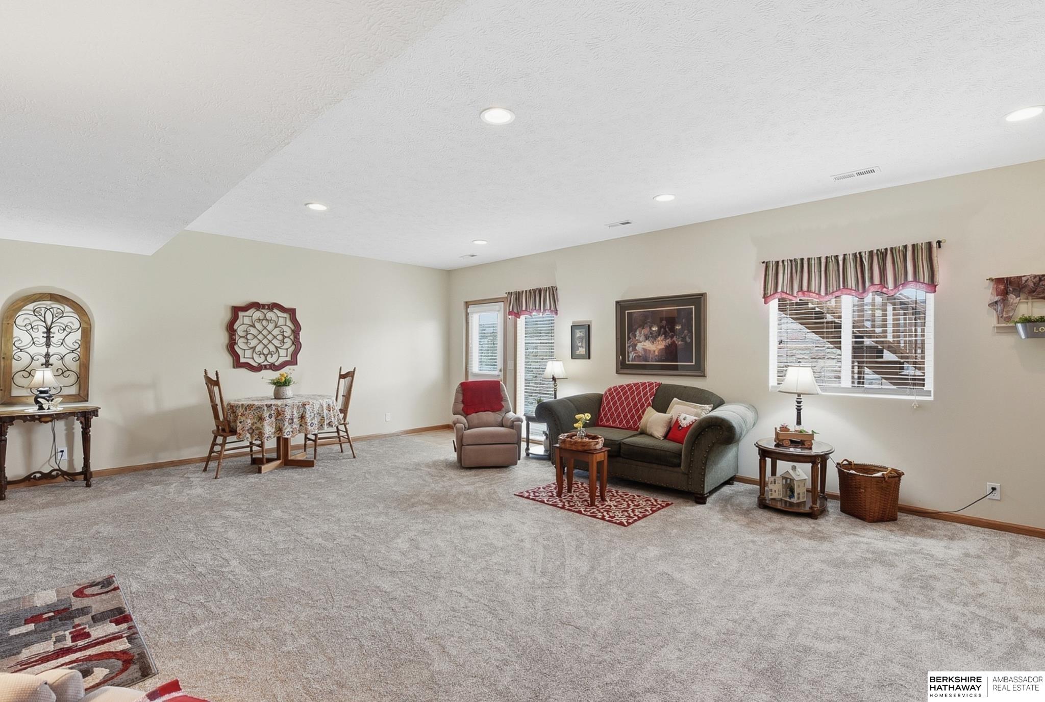 15512 Parker Street, Omaha, NE, 68154