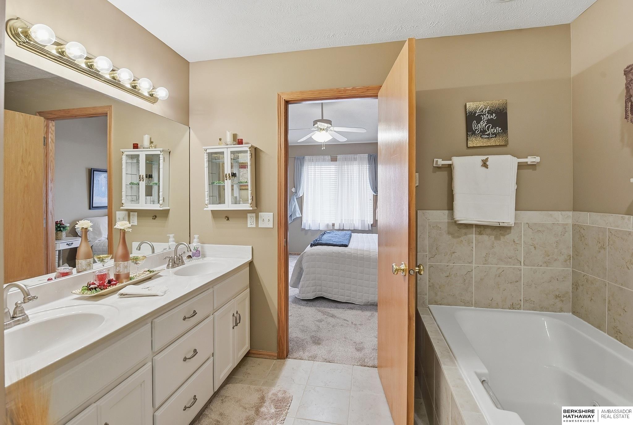 15512 Parker Street, Omaha, NE, 68154