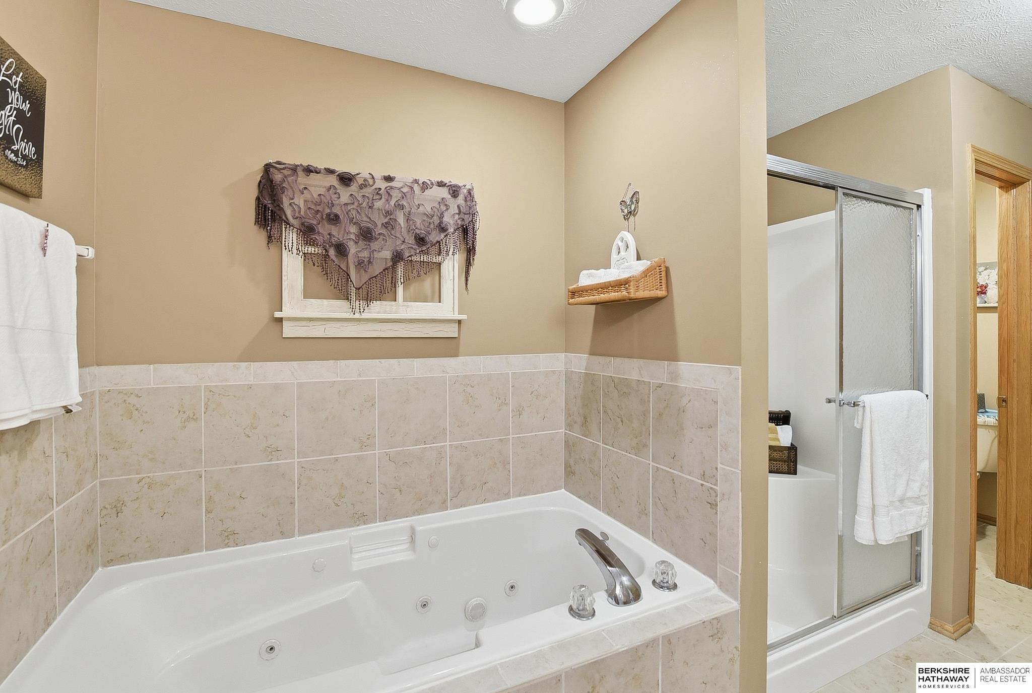 15512 Parker Street, Omaha, NE, 68154