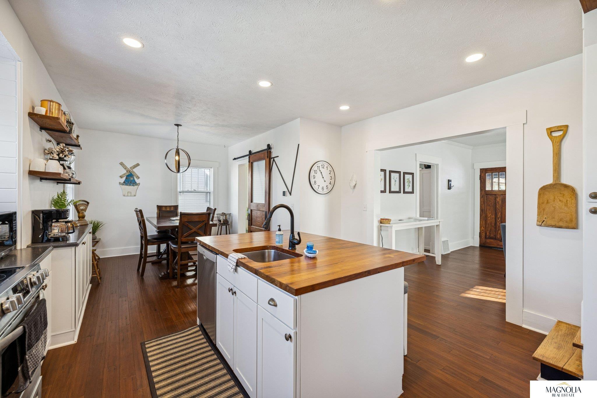 611 elmwood Avenue, Lincoln, NE, 68510