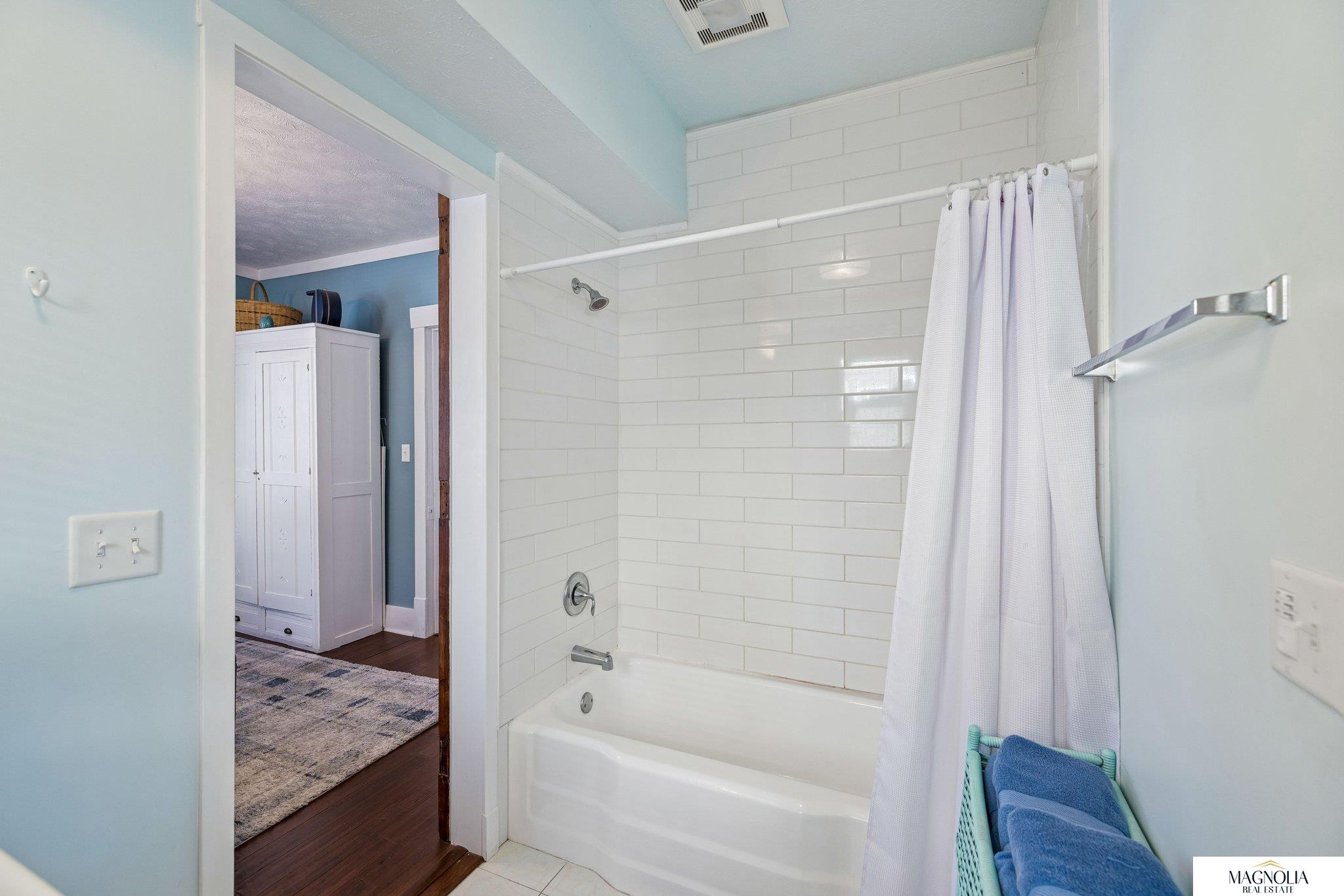 611 elmwood Avenue, Lincoln, NE, 68510