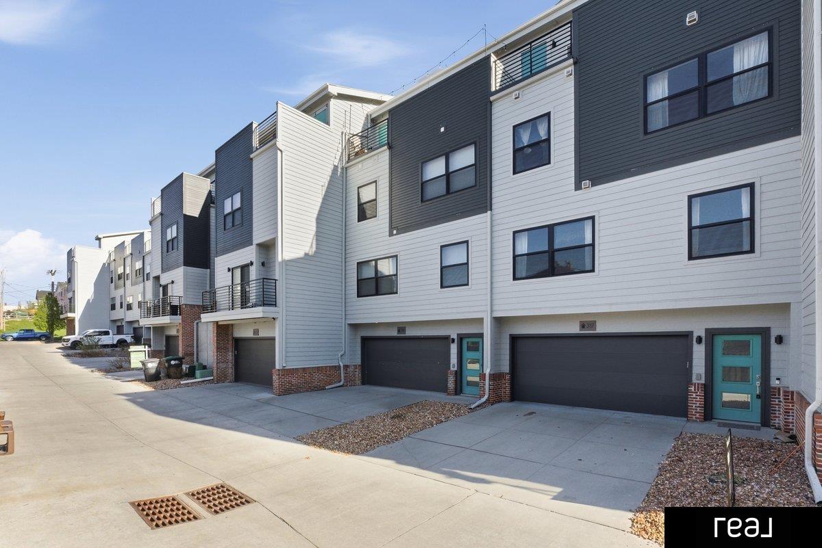 3117 mayberry Plaza, Omaha, NE, 68105