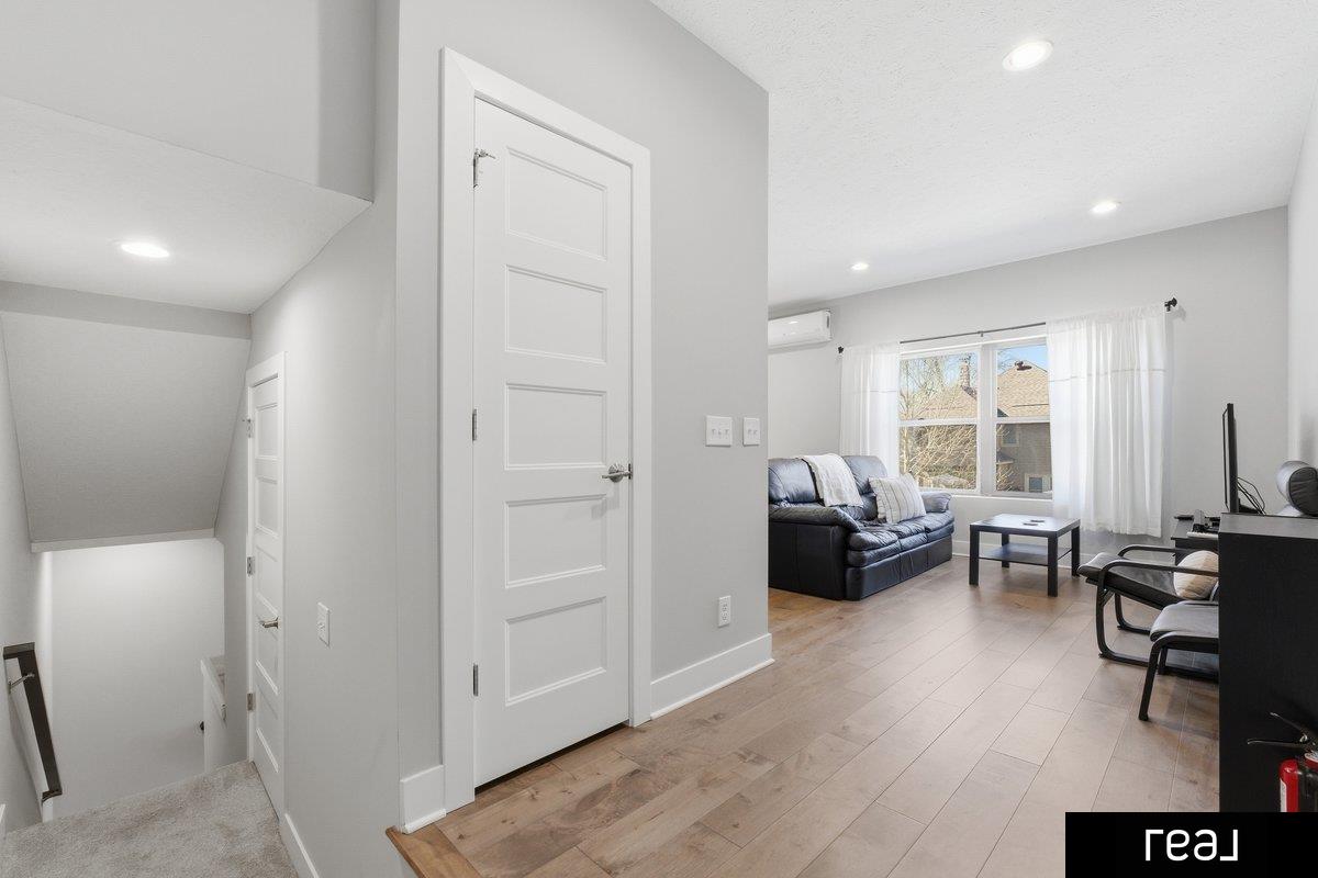 3117 mayberry Plaza, Omaha, NE, 68105