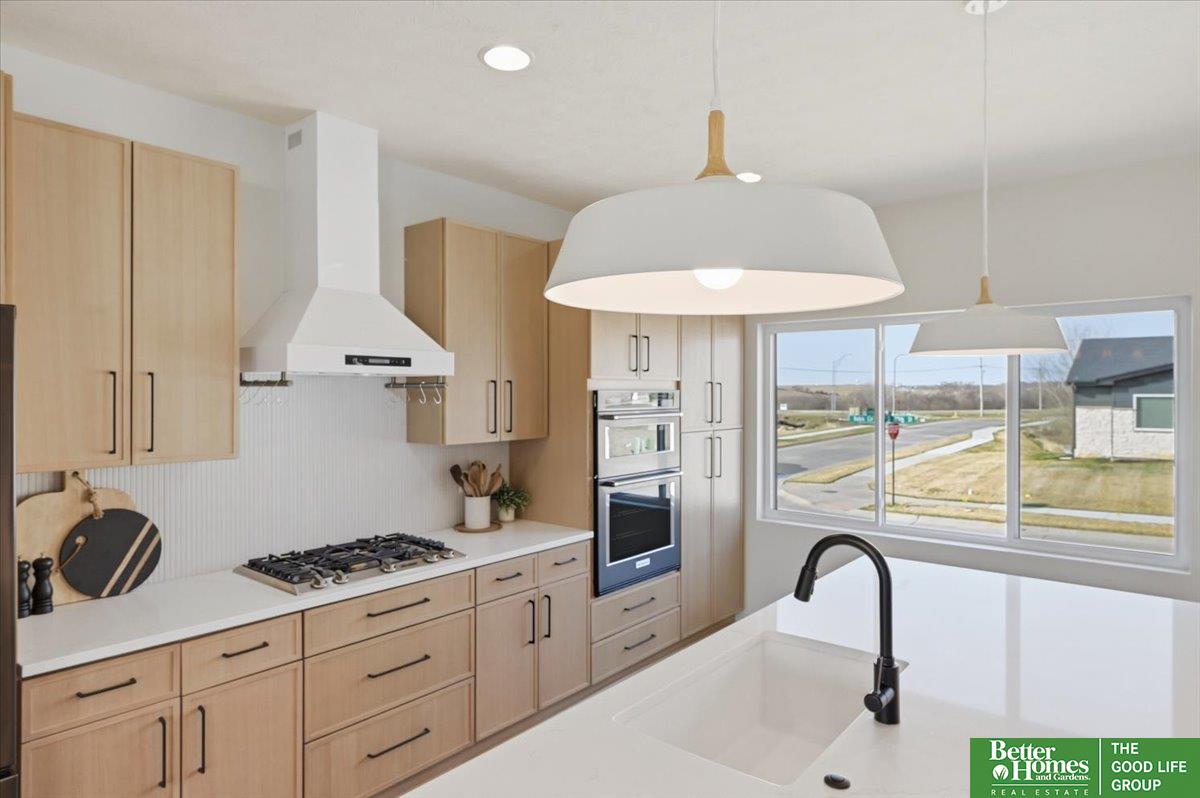 8177 185 Street, Omaha, NE, 68136