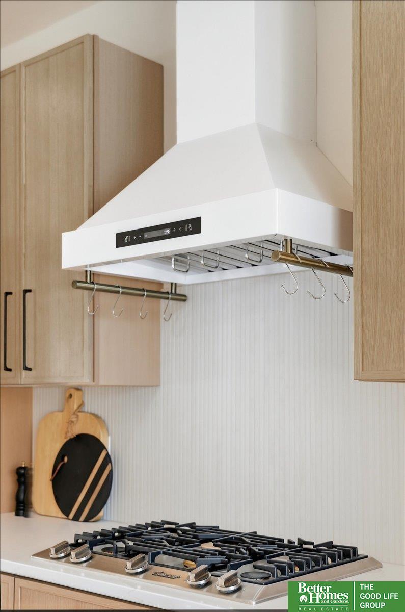 8177 185 Street, Omaha, NE, 68136