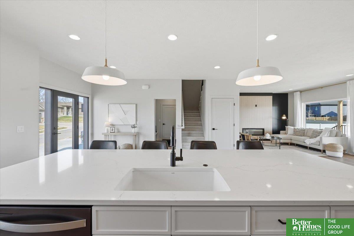 8177 185 Street, Omaha, NE, 68136