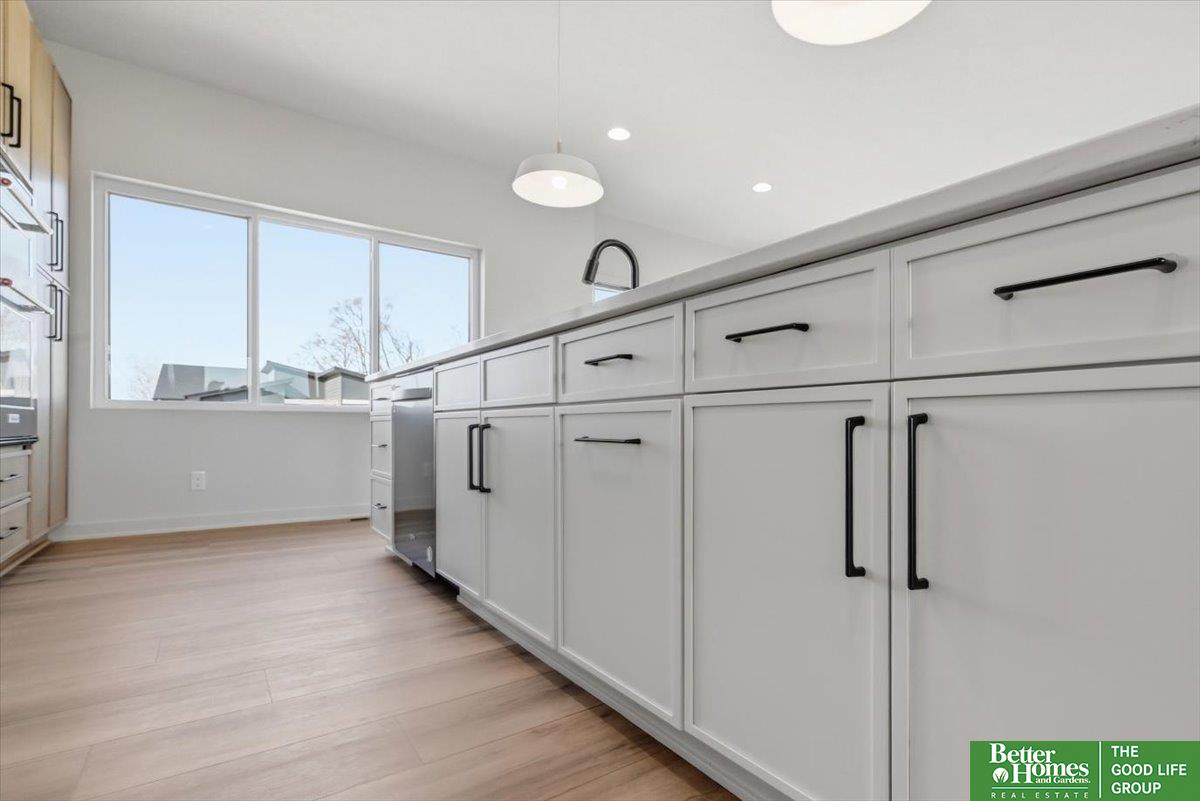 8177 185 Street, Omaha, NE, 68136