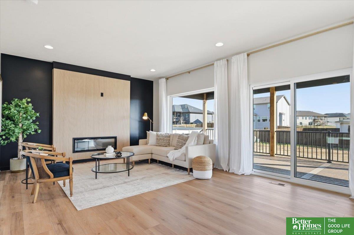 8177 185 Street, Omaha, NE, 68136