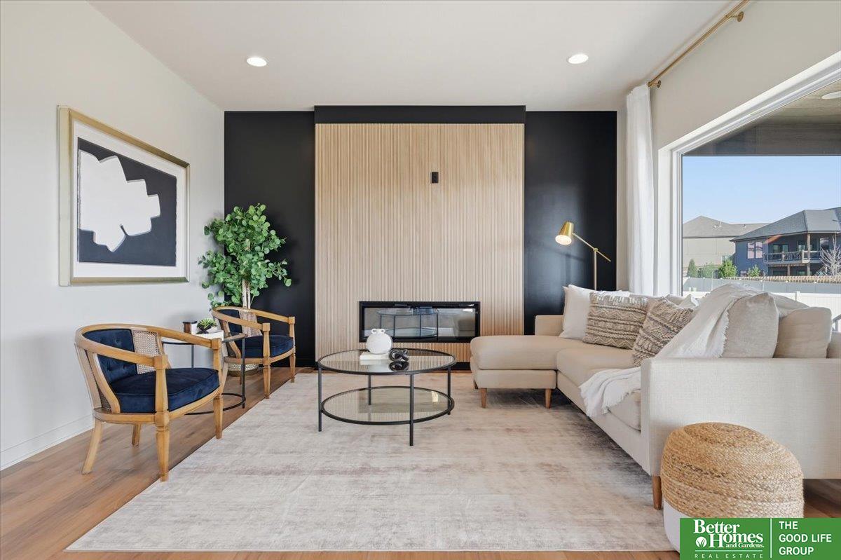 8177 185 Street, Omaha, NE, 68136