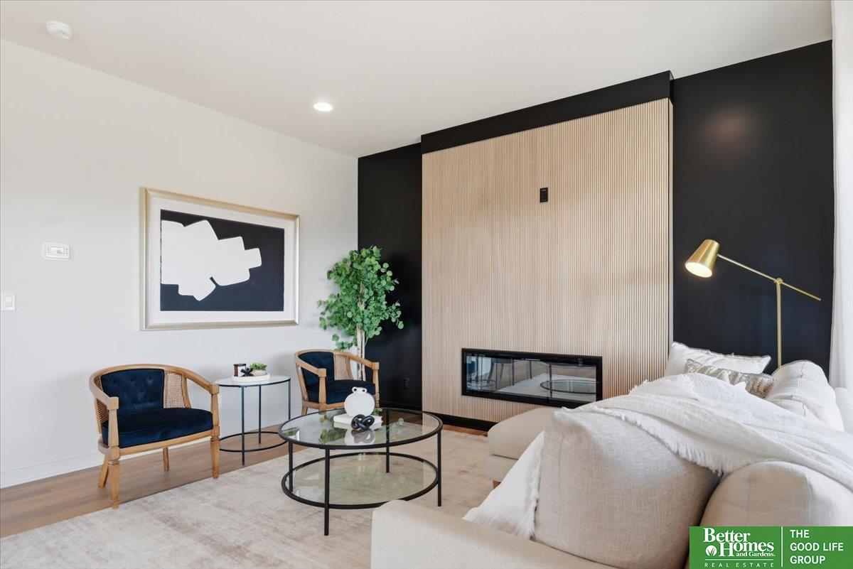 8177 185 Street, Omaha, NE, 68136