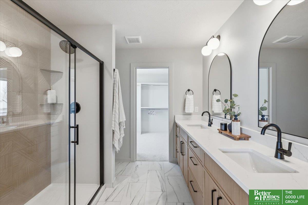 8177 185 Street, Omaha, NE, 68136