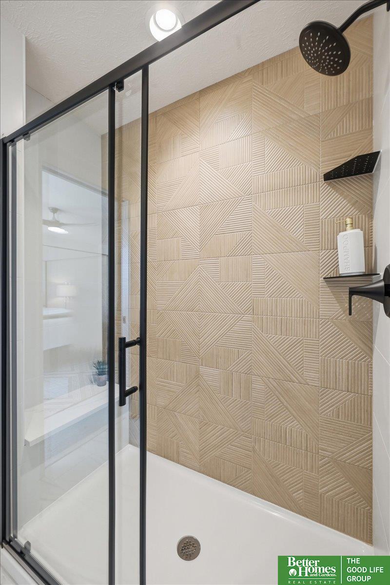 8177 185 Street, Omaha, NE, 68136