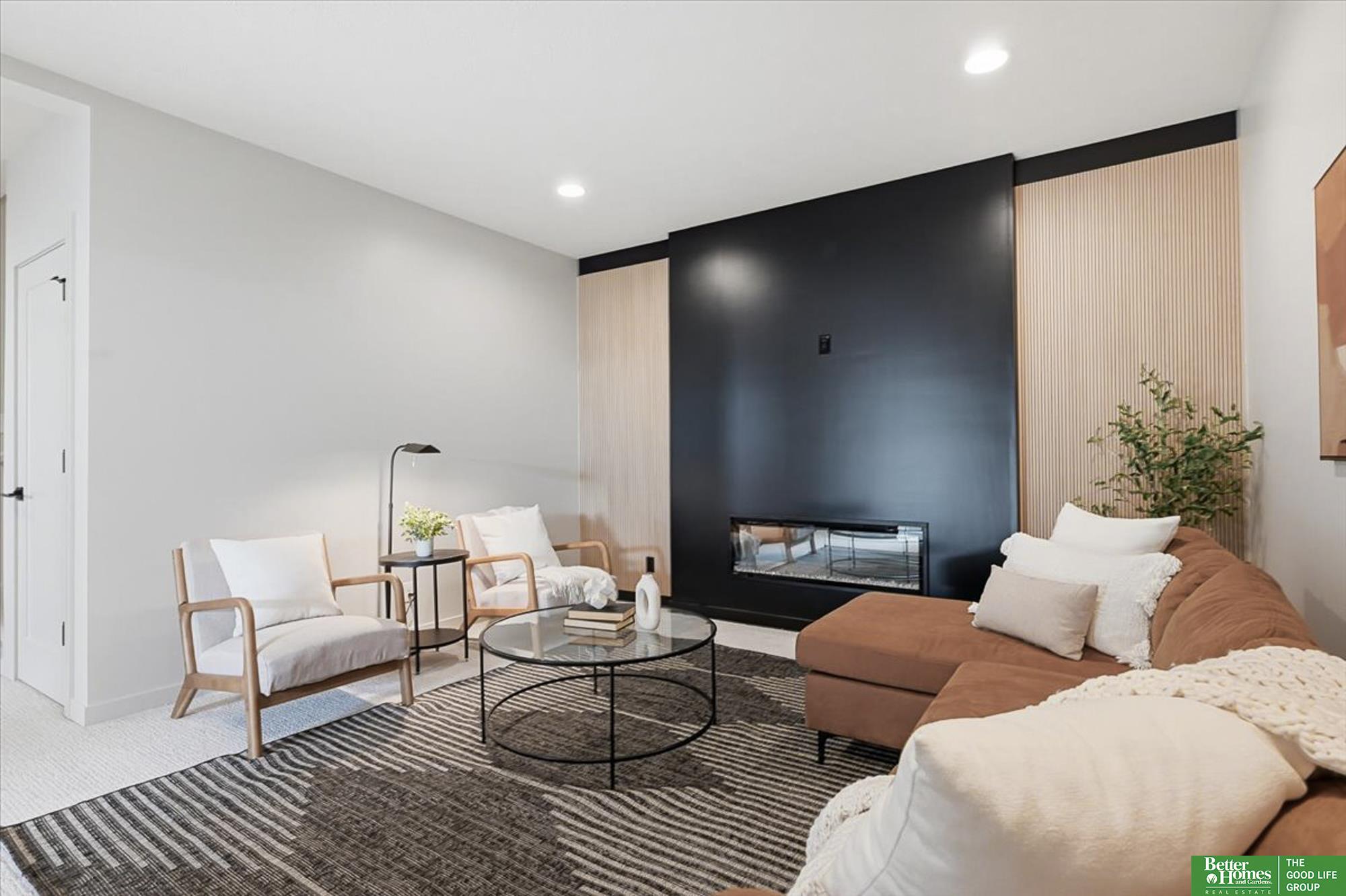 8177 185 Street, Omaha, NE, 68136