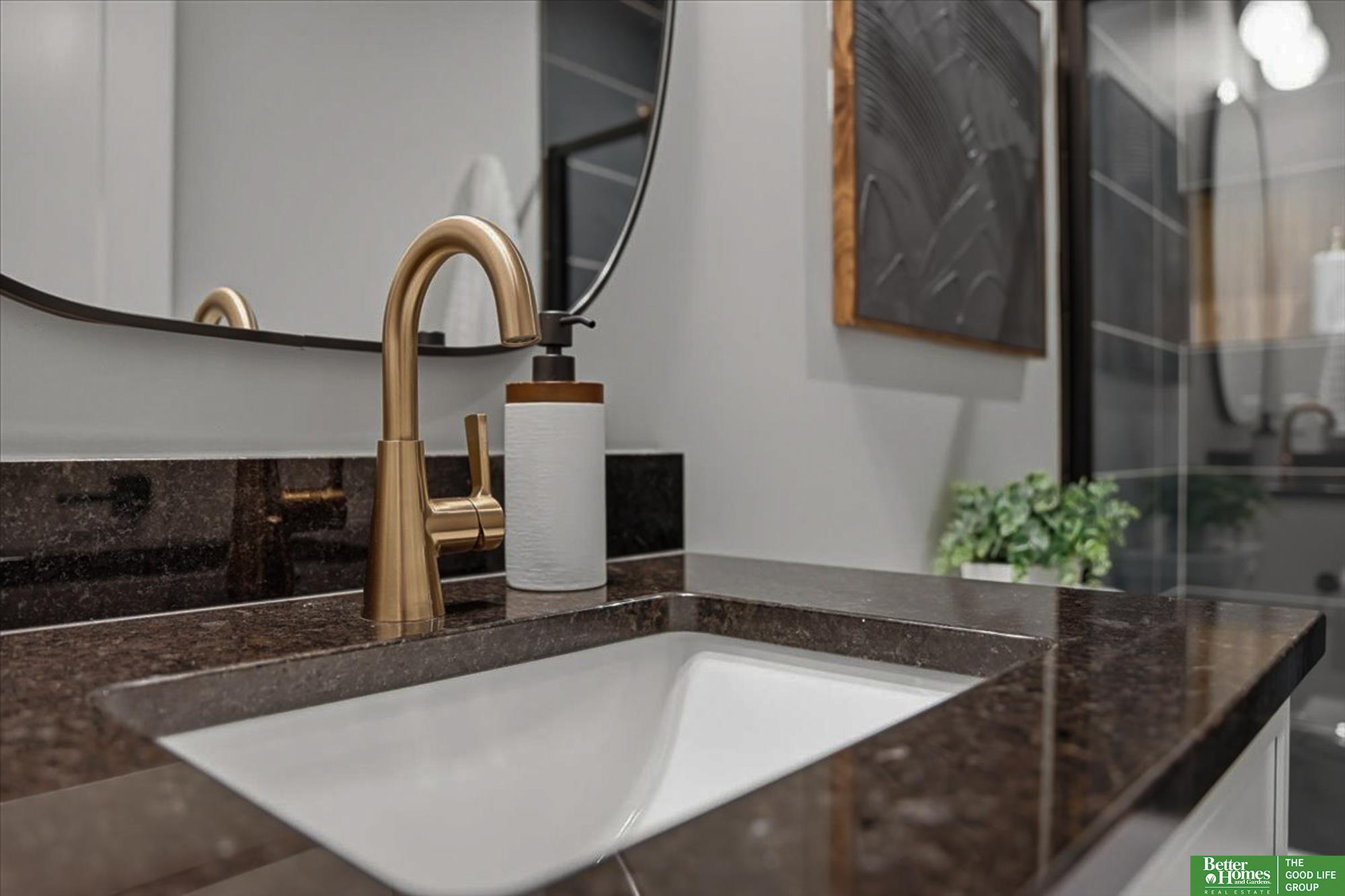 8177 185 Street, Omaha, NE, 68136