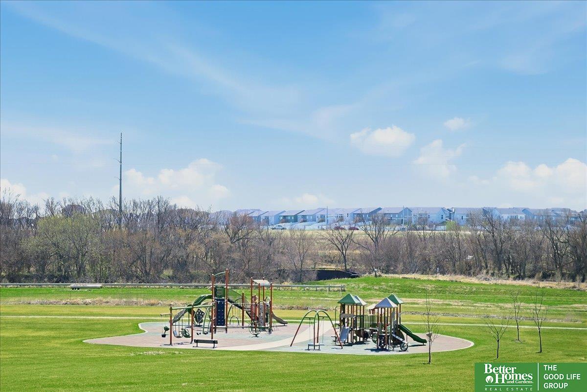 8177 185 Street, Omaha, NE, 68136