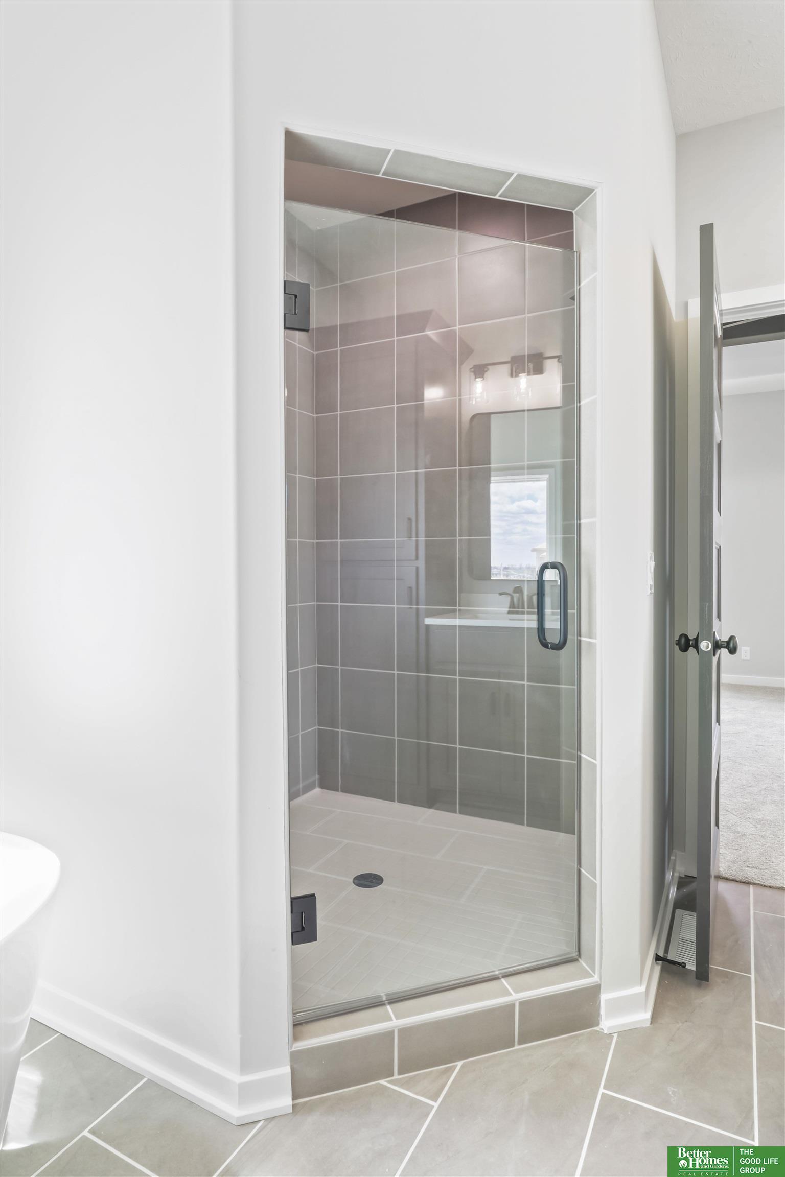 5430 212 Avenue, Elkhorn, NE, 68022