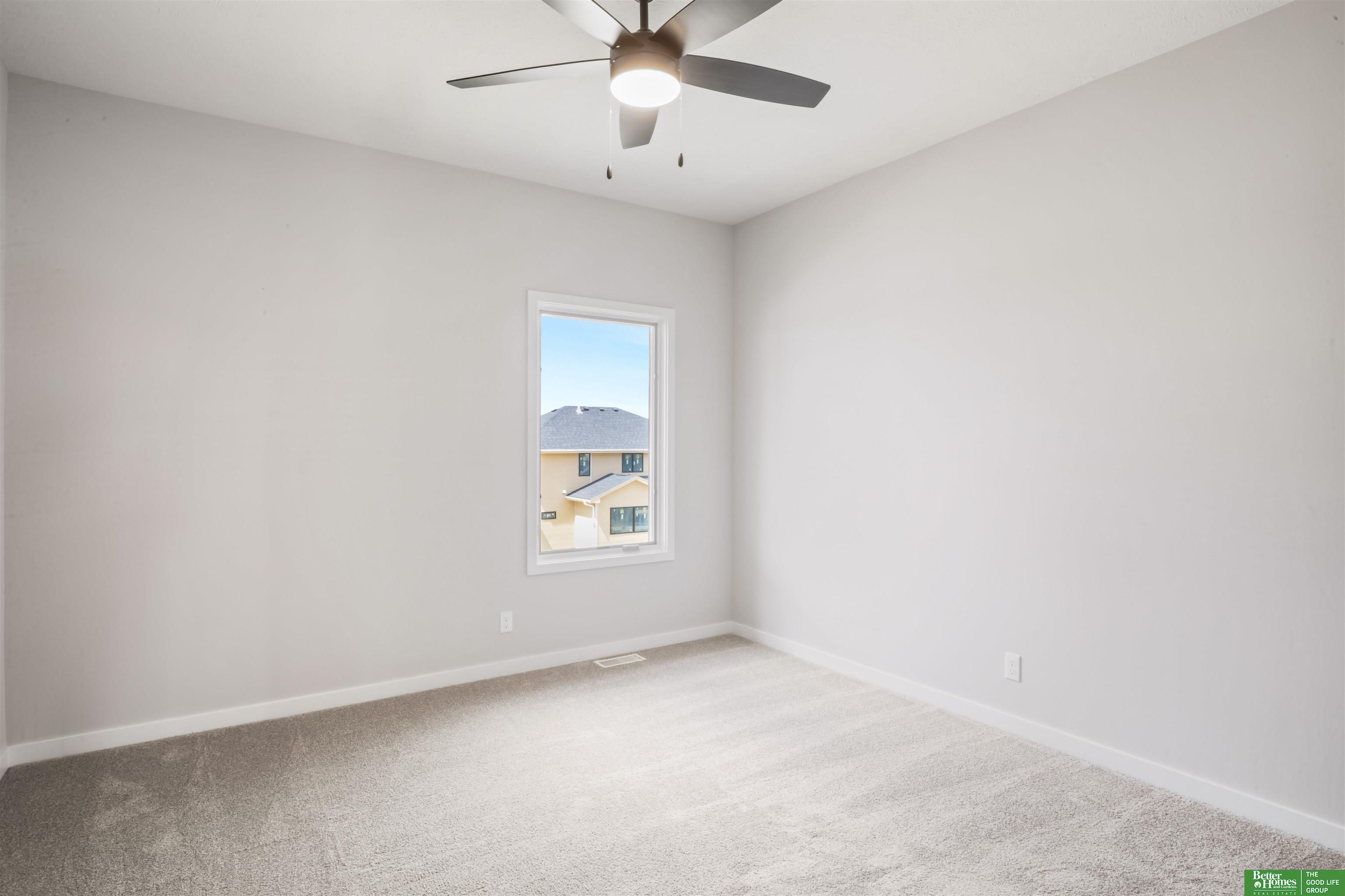 5430 212 Avenue, Elkhorn, NE, 68022