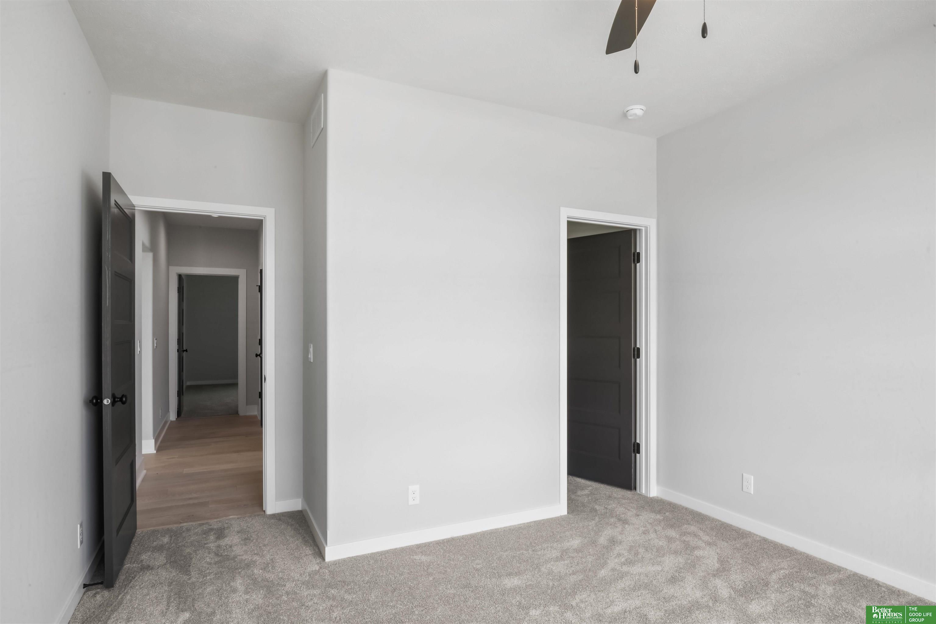 5430 212 Avenue, Elkhorn, NE, 68022