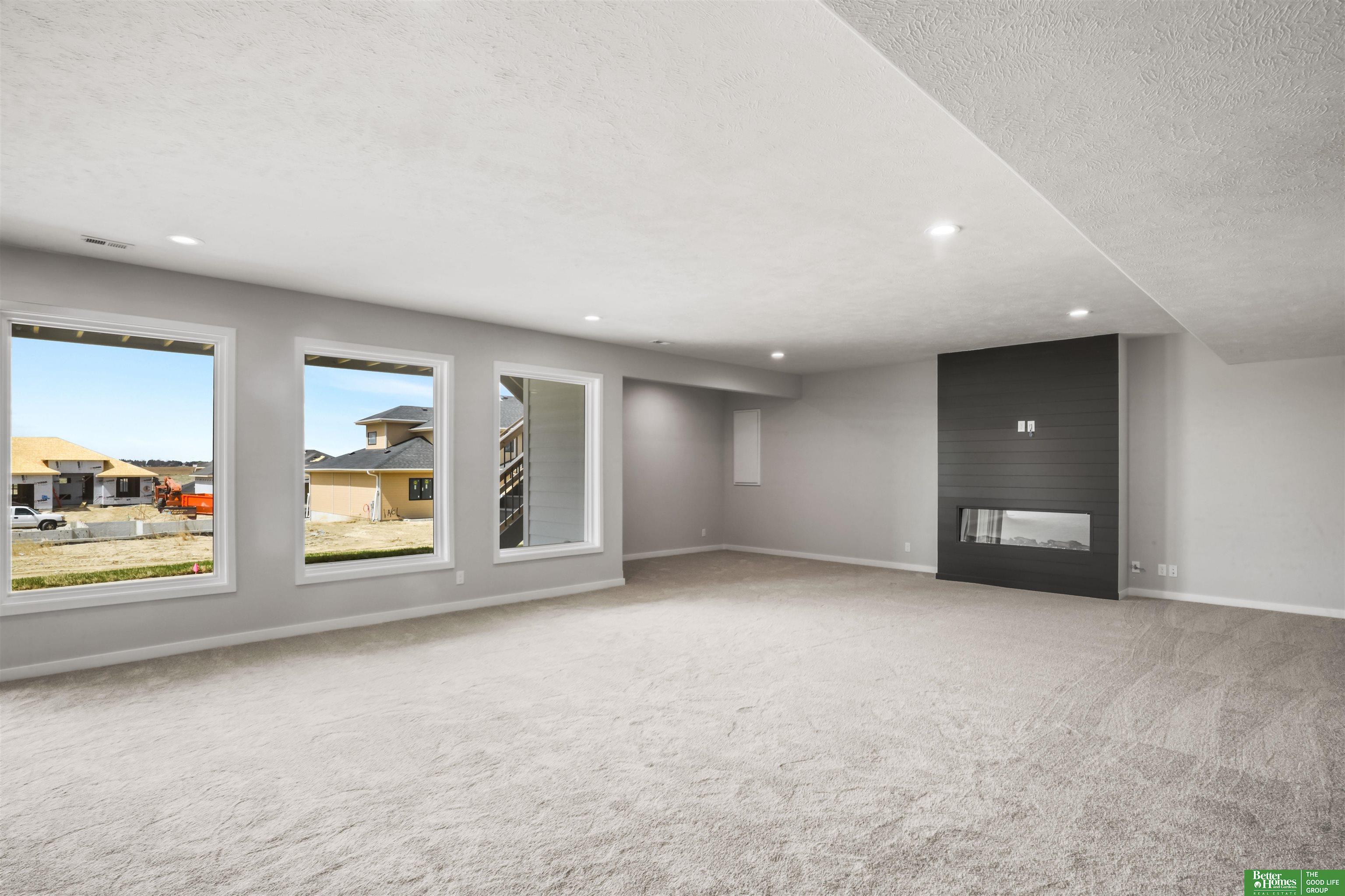 5430 212 Avenue, Elkhorn, NE, 68022