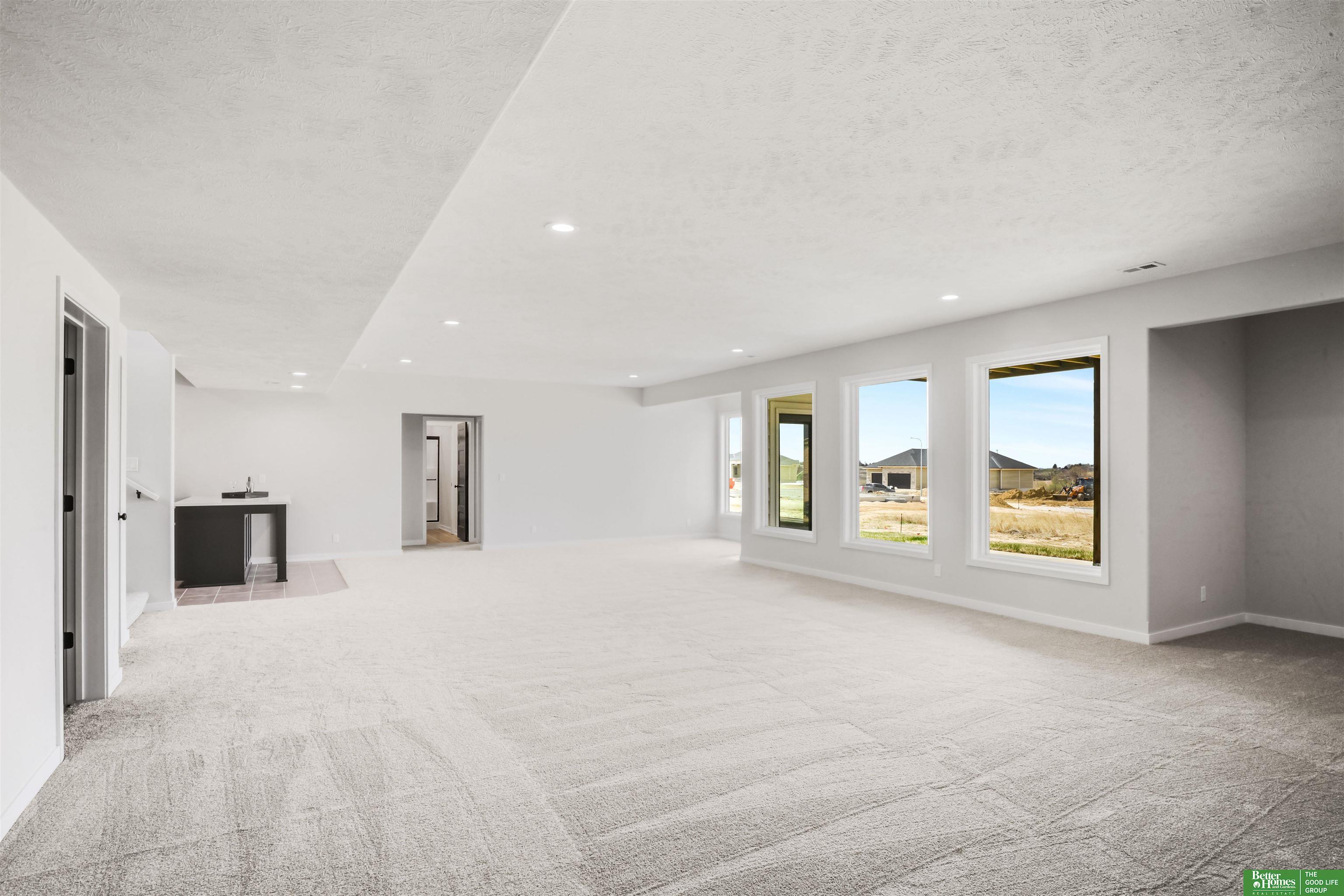 5430 212 Avenue, Elkhorn, NE, 68022