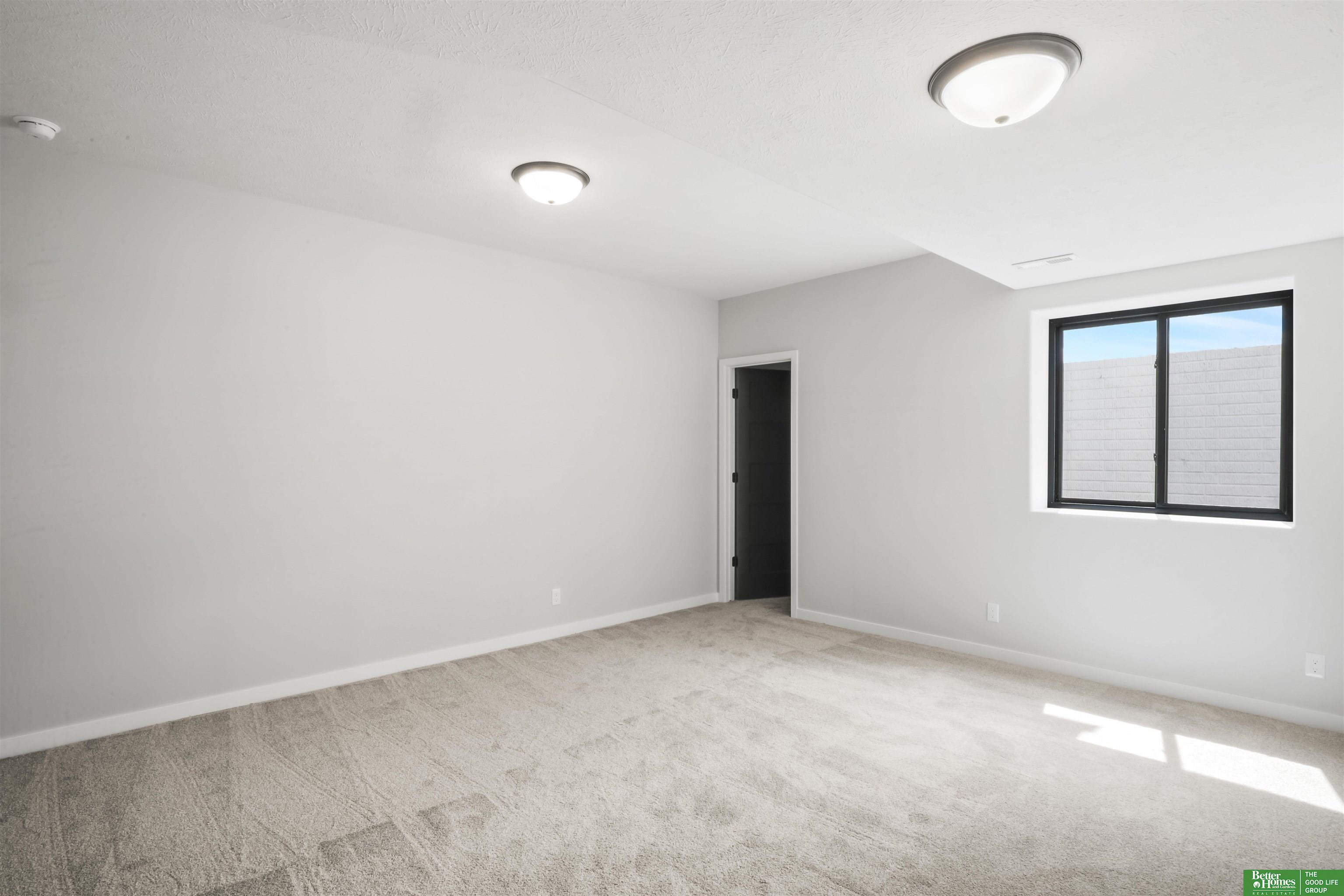 5430 212 Avenue, Elkhorn, NE, 68022