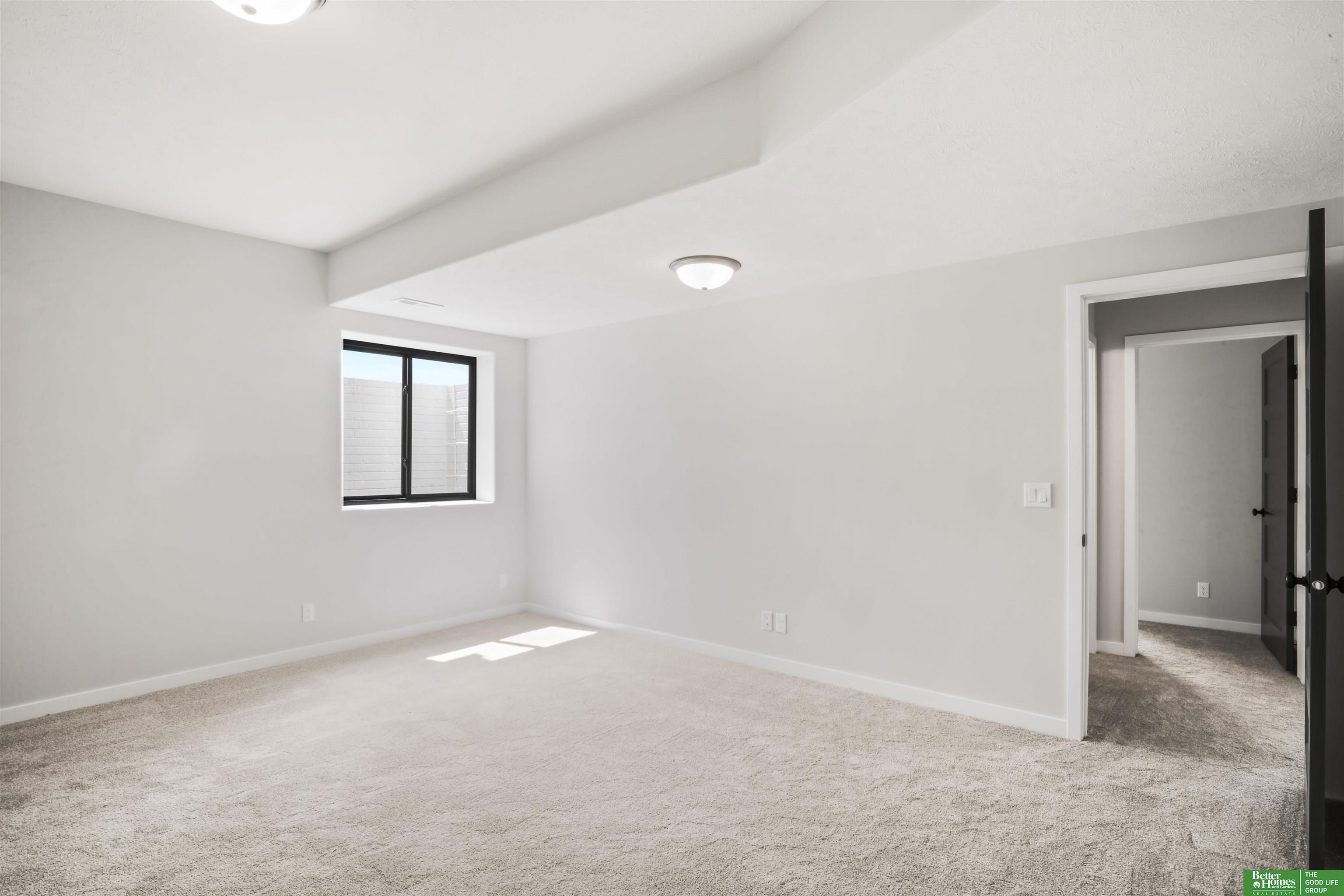 5430 212 Avenue, Elkhorn, NE, 68022