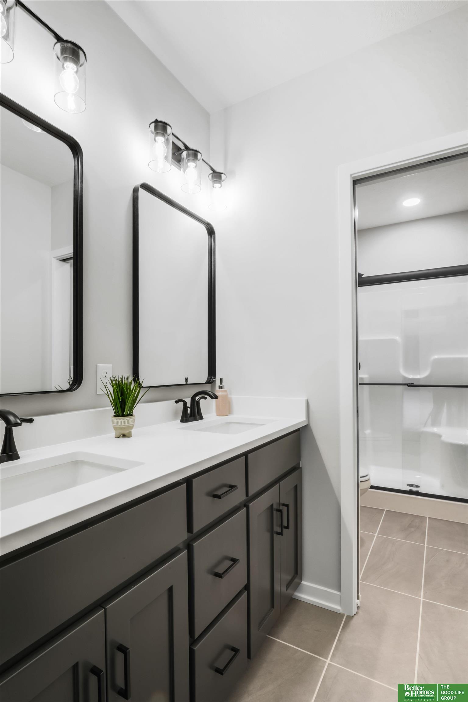 5430 212 Avenue, Elkhorn, NE, 68022