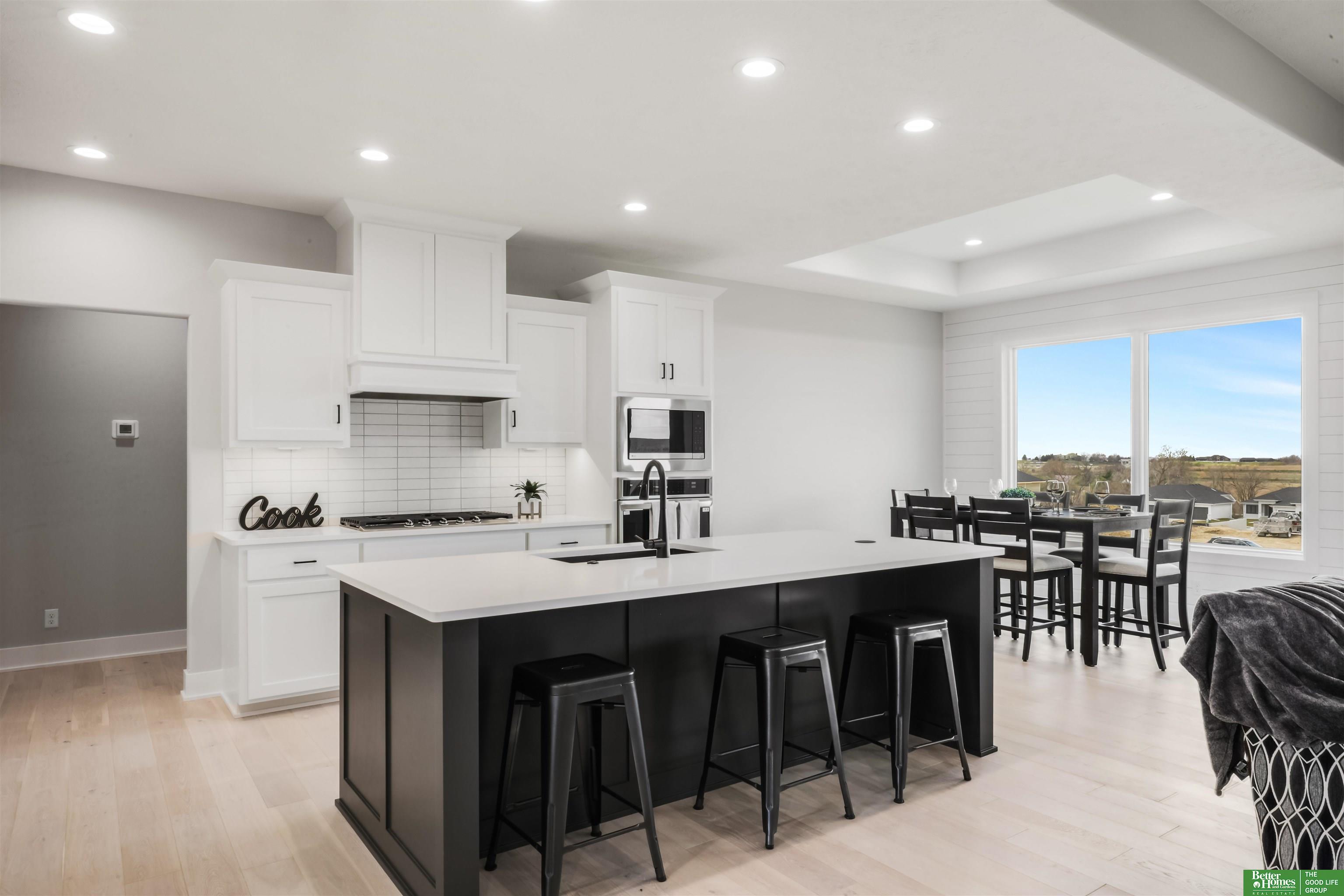 5430 212 Avenue, Elkhorn, NE, 68022