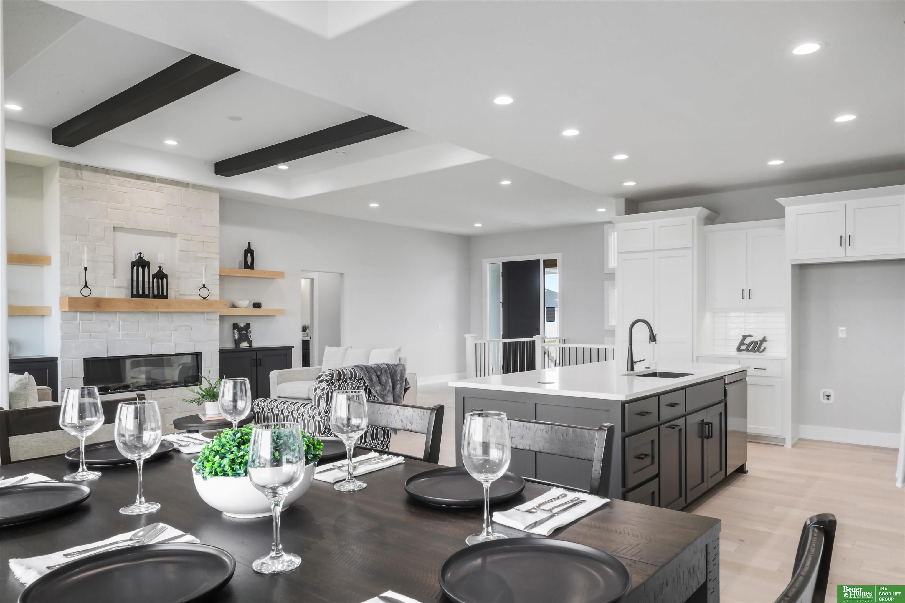 5430 212 Avenue, Elkhorn, NE, 68022