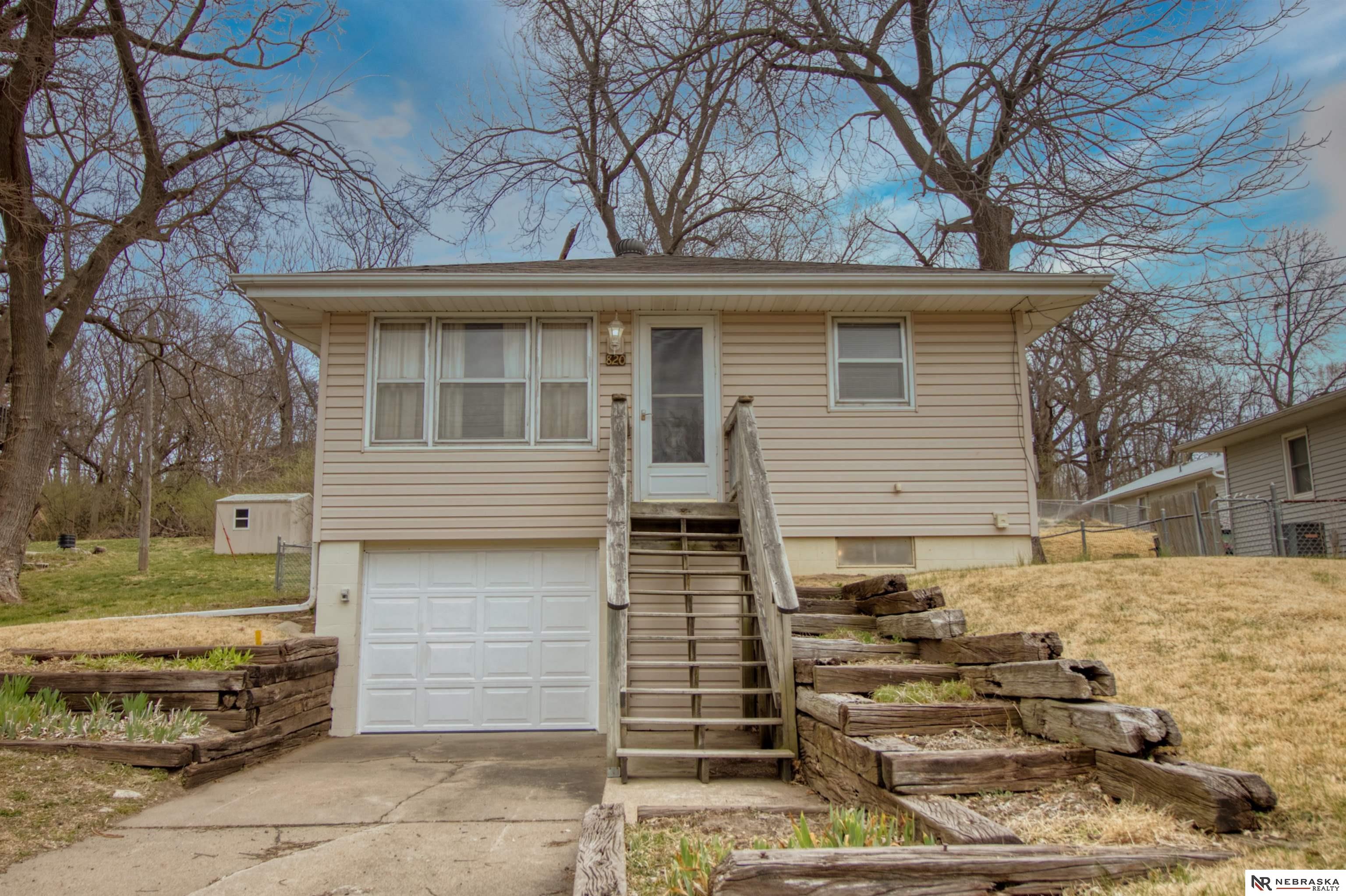 820 Chicago Avenue, Plattsmouth