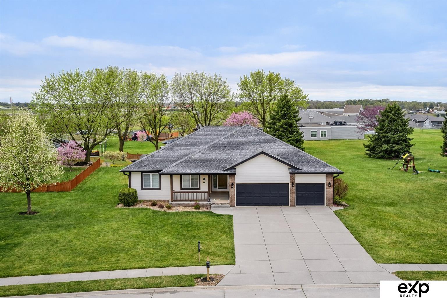 20022 Elkhorn Ridge Drive, Omaha, NE, 68022