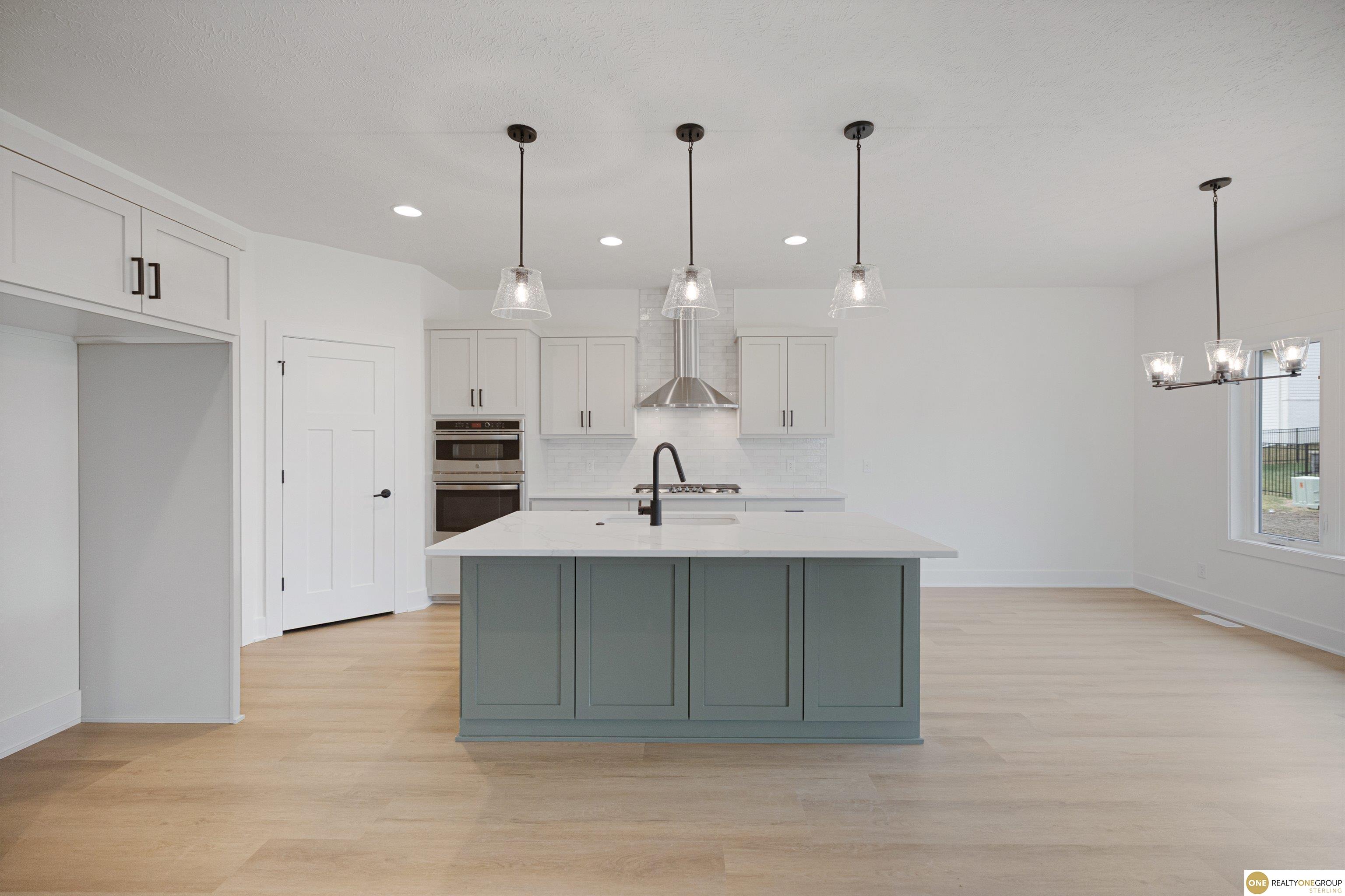 5504 N 205 Street, Elkhorn, NE, 68022