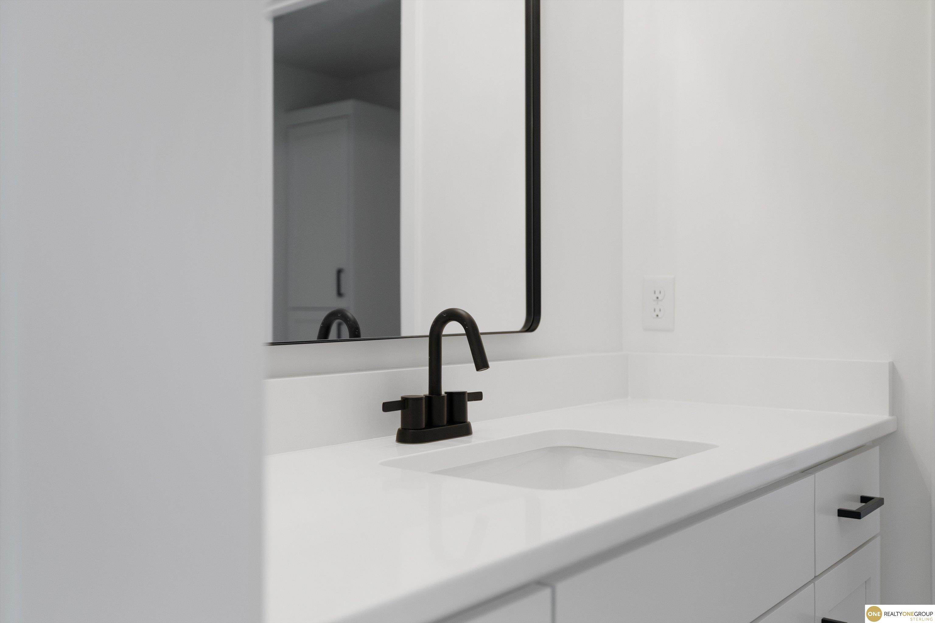 5504 N 205 Street, Elkhorn, NE, 68022