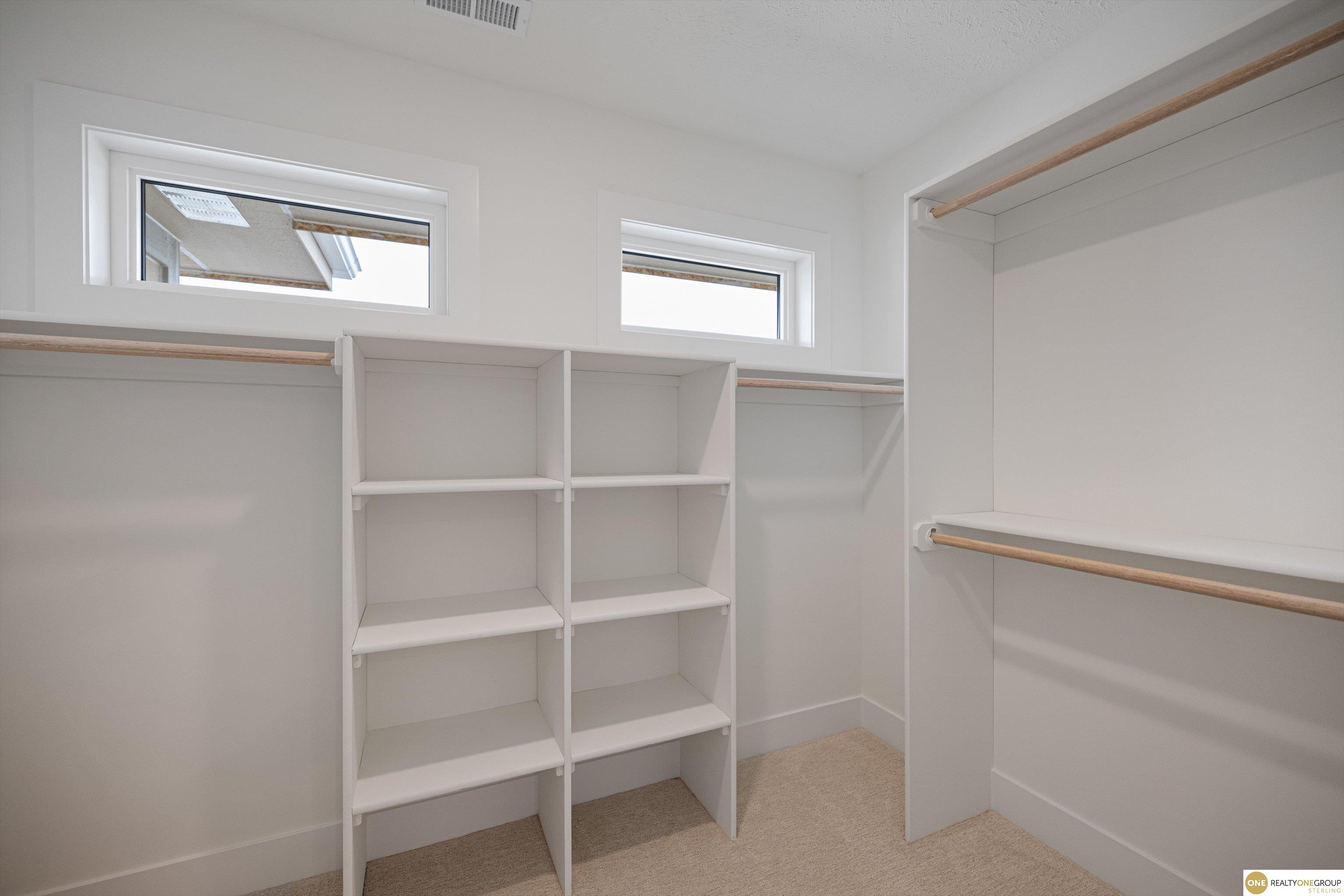 5504 N 205 Street, Elkhorn, NE, 68022