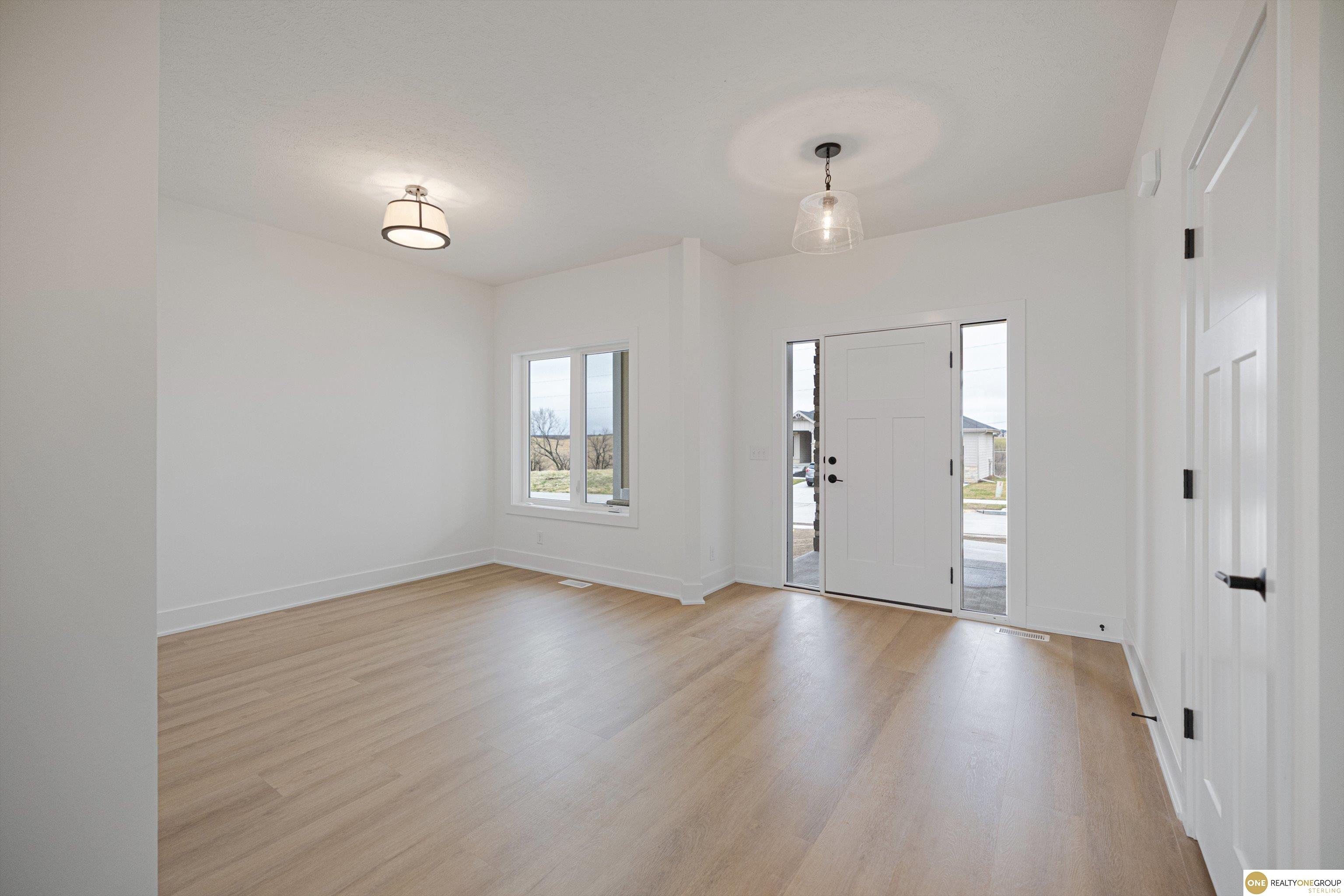 5504 N 205 Street, Elkhorn, NE, 68022