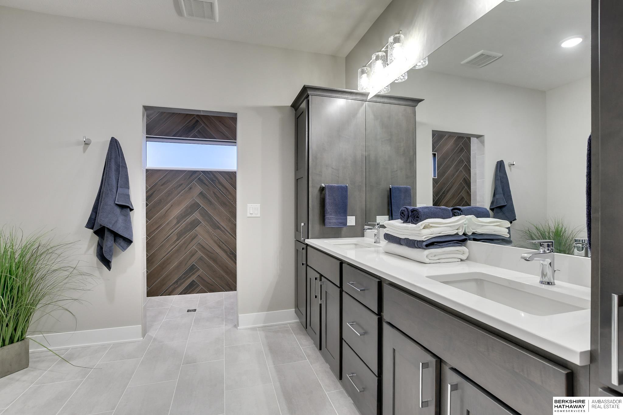 3111 209th Street, Elkhorn, NE, 68022