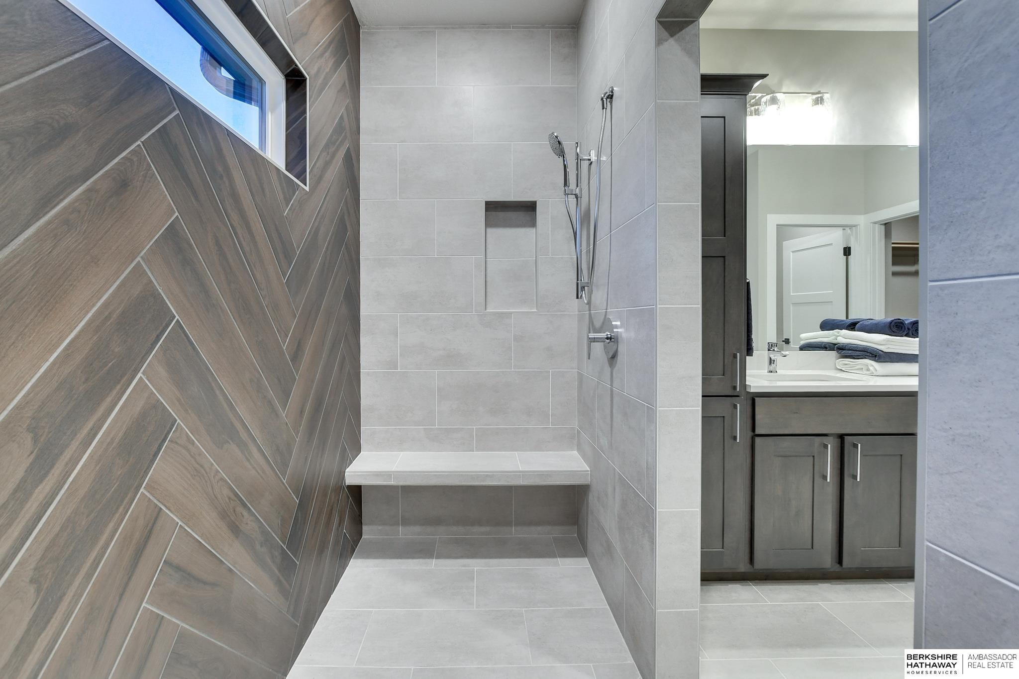 3111 209th Street, Elkhorn, NE, 68022