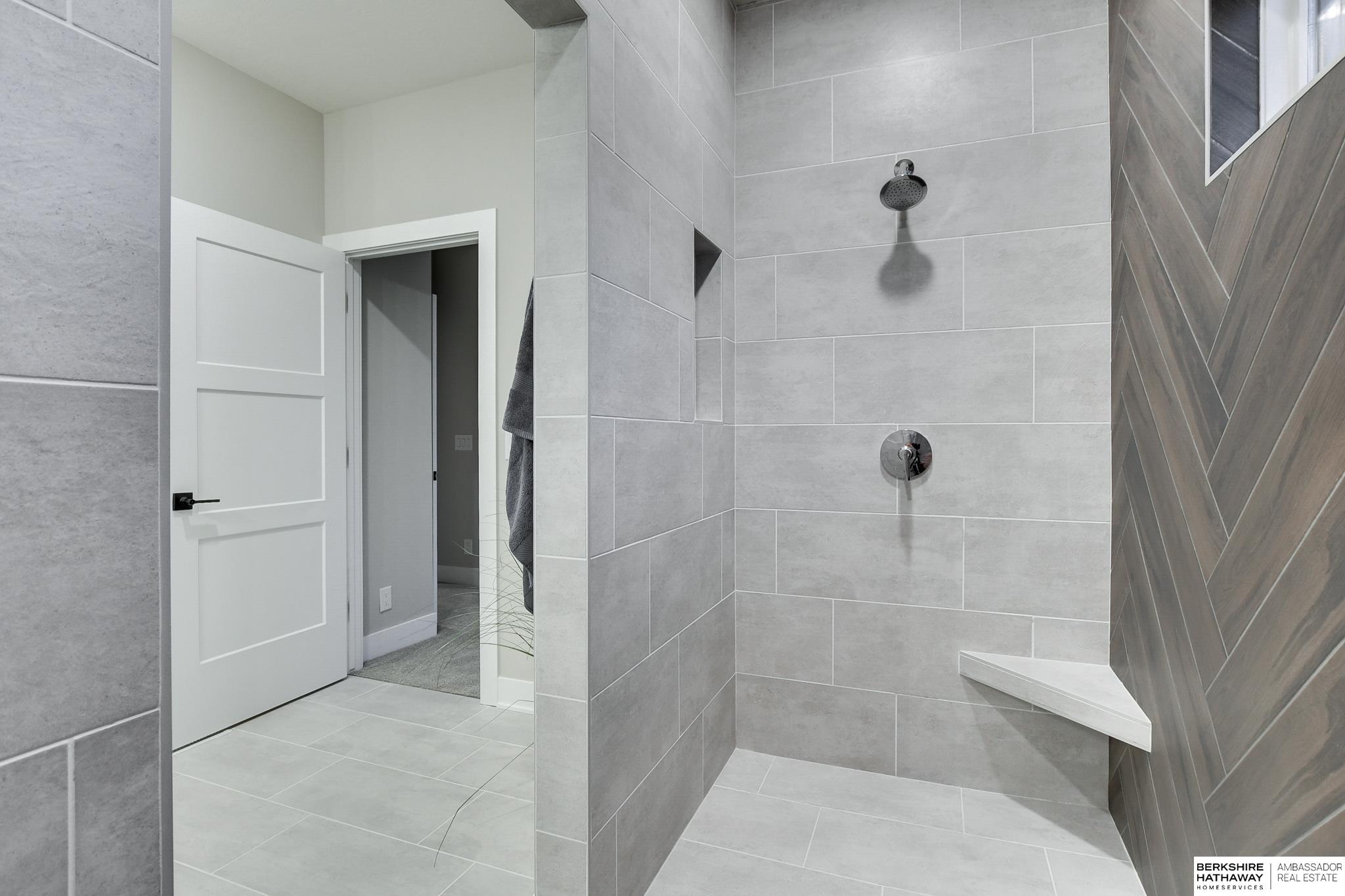 3111 209th Street, Elkhorn, NE, 68022