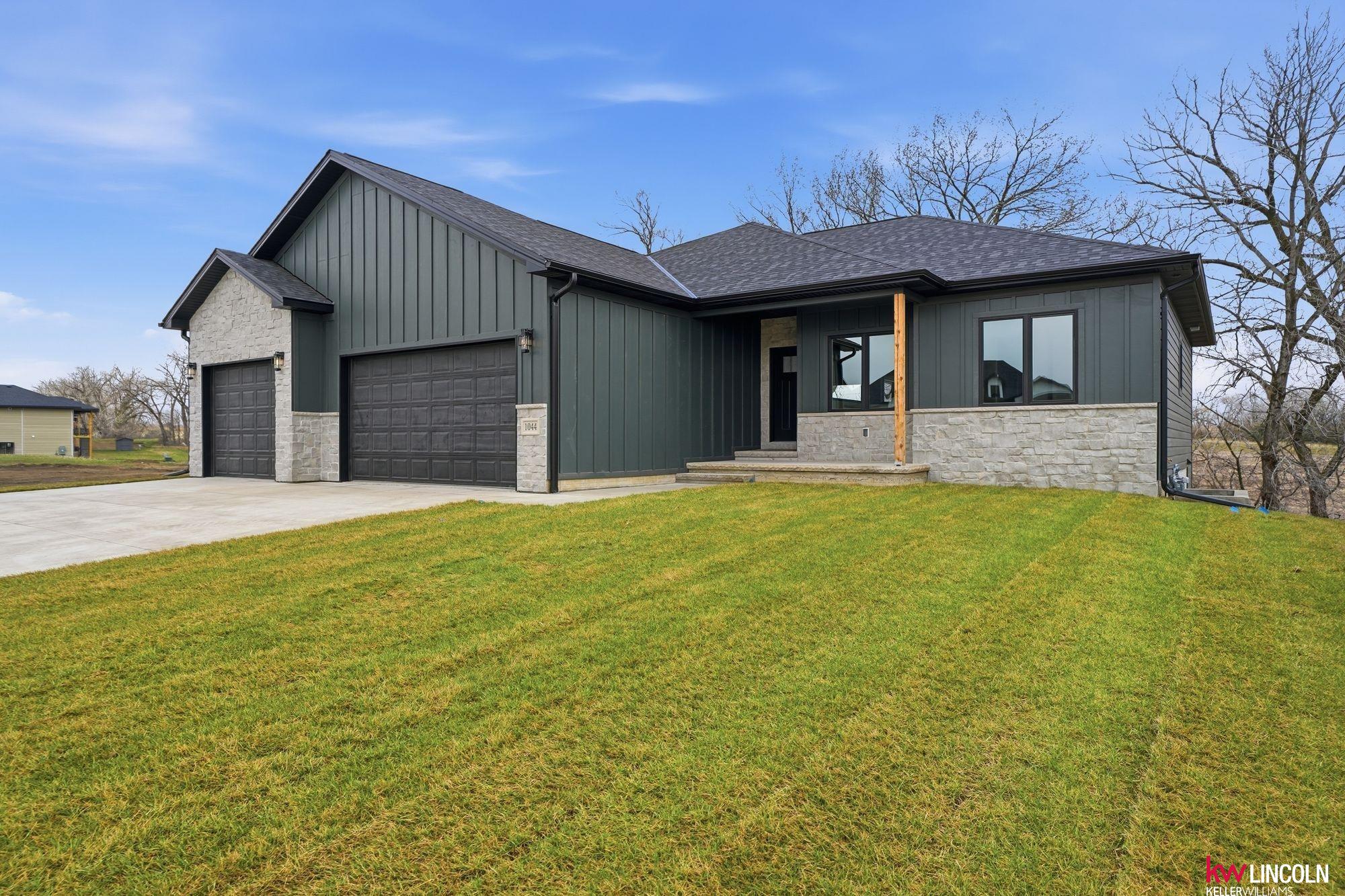 1044 Tuscan Trail, Hickman, NE, 68372