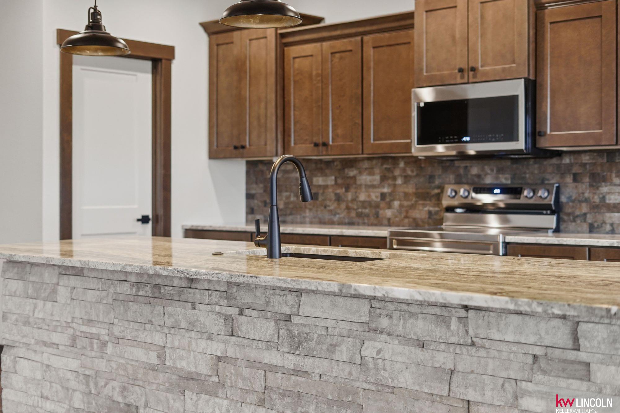 1044 Tuscan Trail, Hickman, NE, 68372