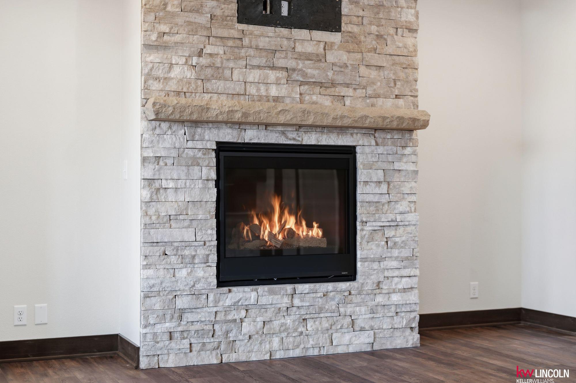 1044 Tuscan Trail, Hickman, NE, 68372