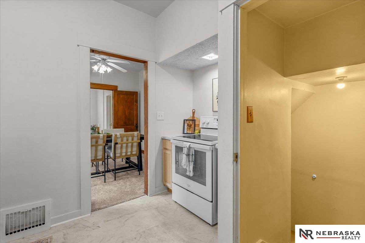 2244 S 33rd Street, Lincoln, NE, 68506