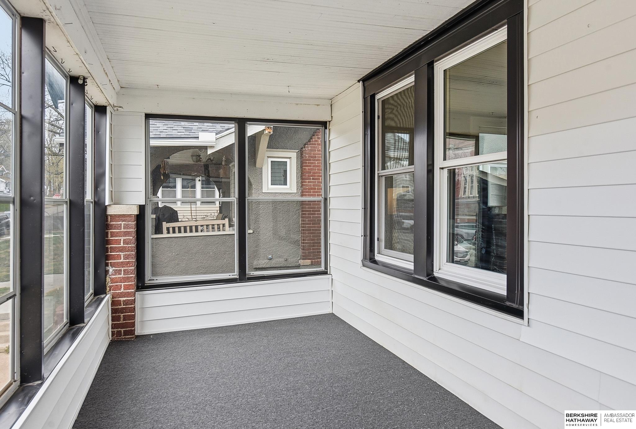 2730 Whitmore Street, Omaha, NE, 68112