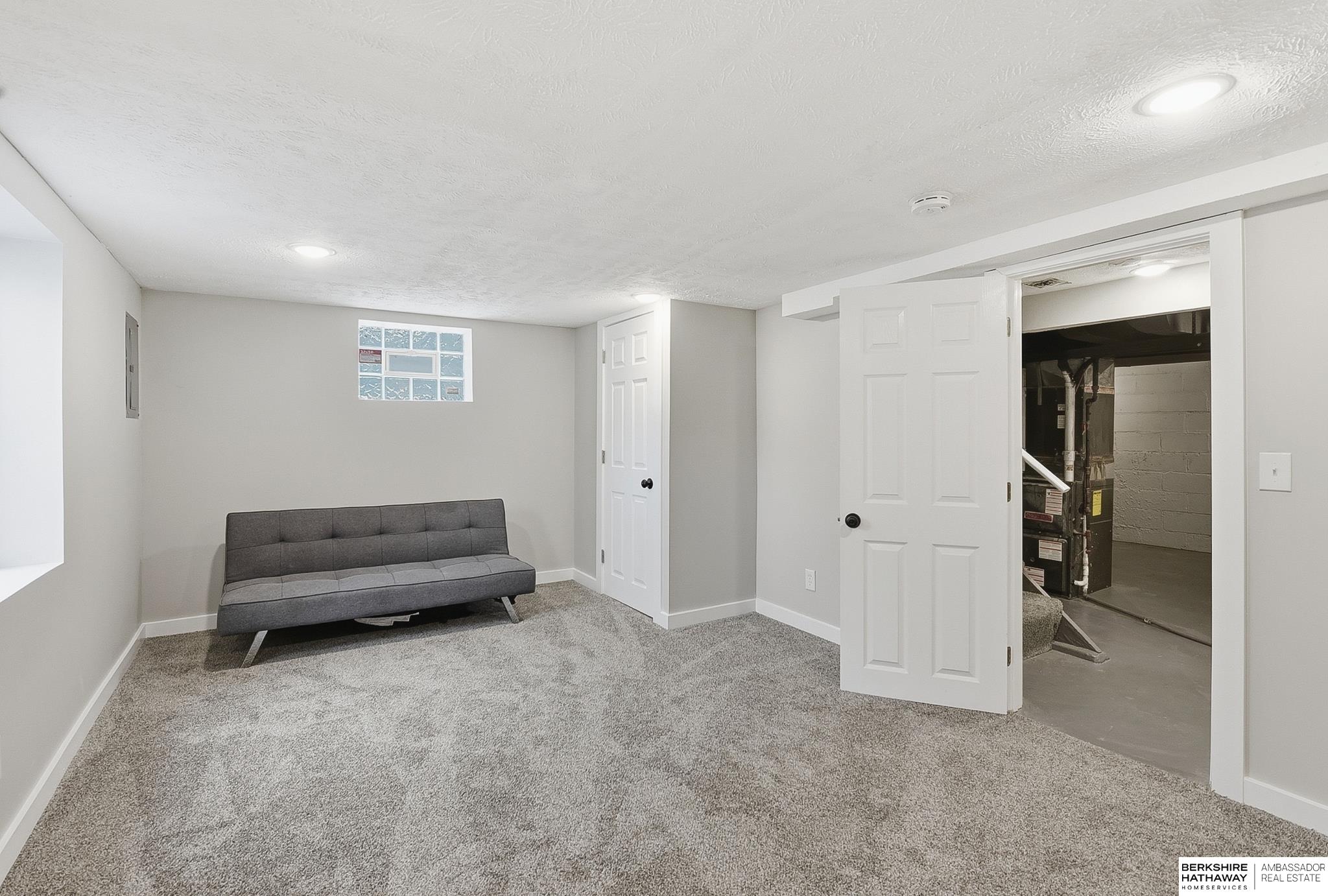2730 Whitmore Street, Omaha, NE, 68112
