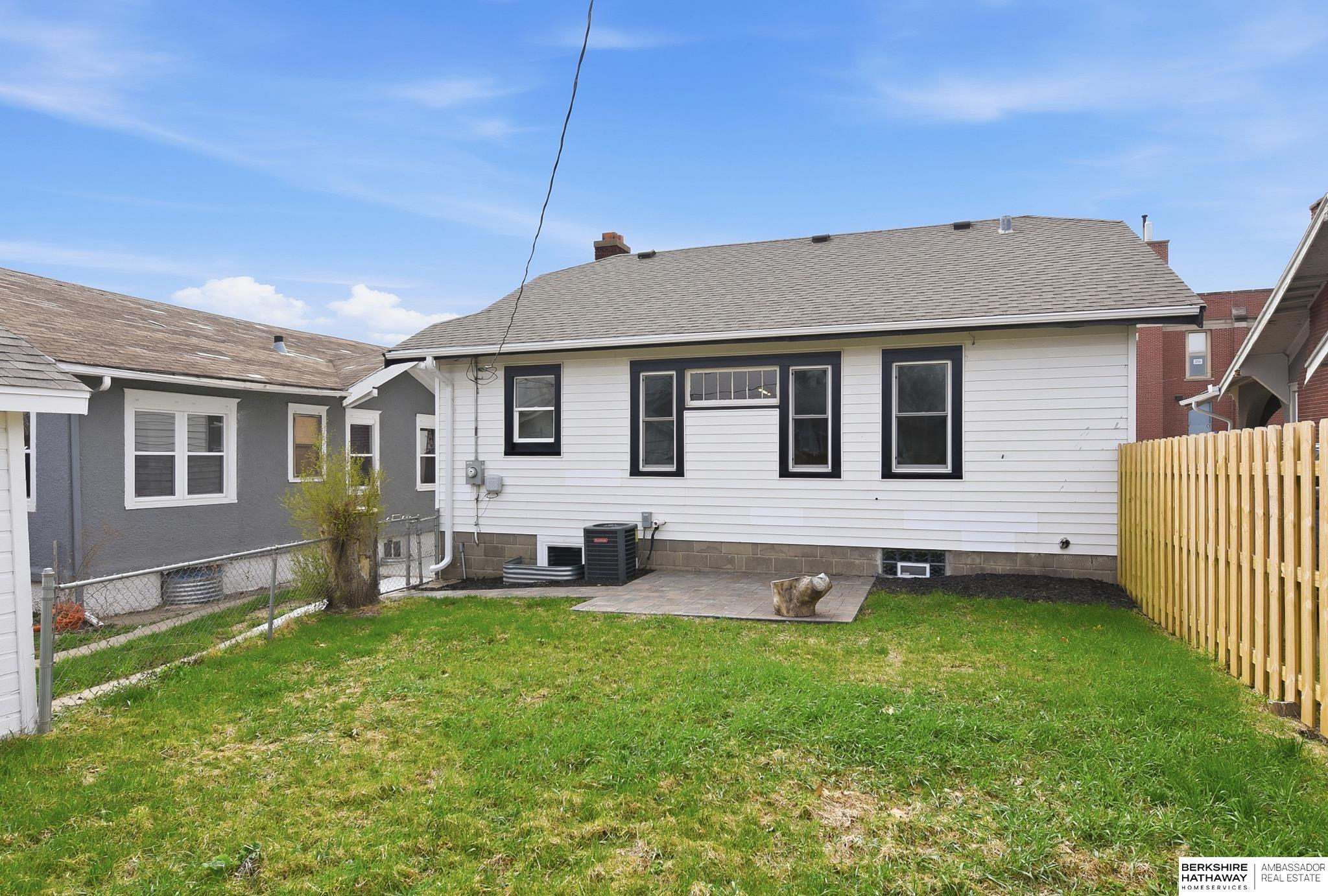 2730 Whitmore Street, Omaha, NE, 68112