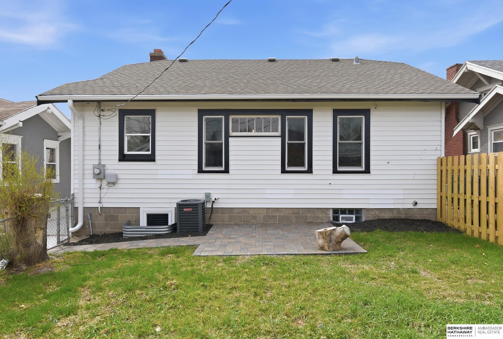 2730 Whitmore Street, Omaha, NE, 68112