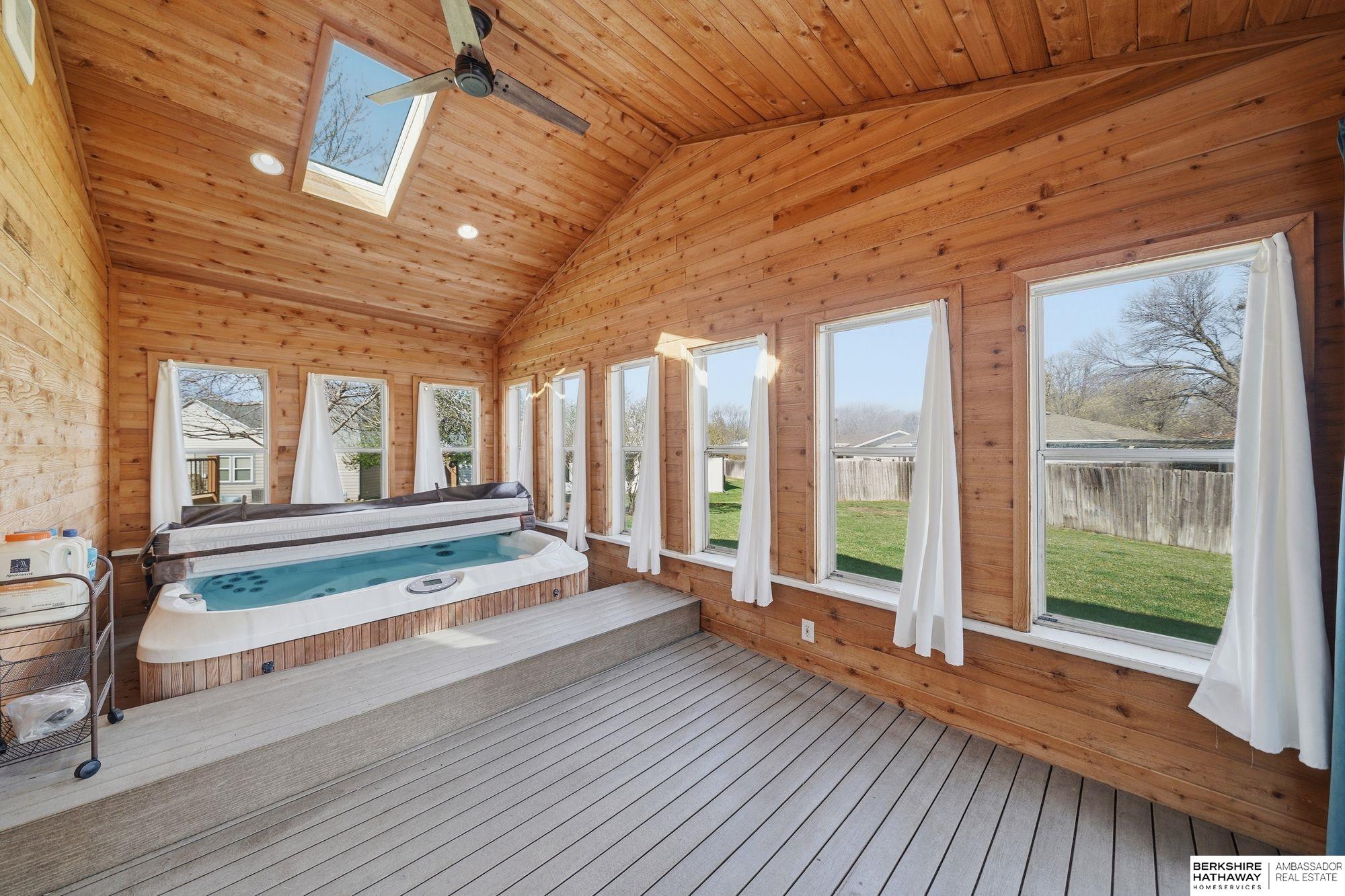 7210 Knox Court, Lincoln, NE, 68507