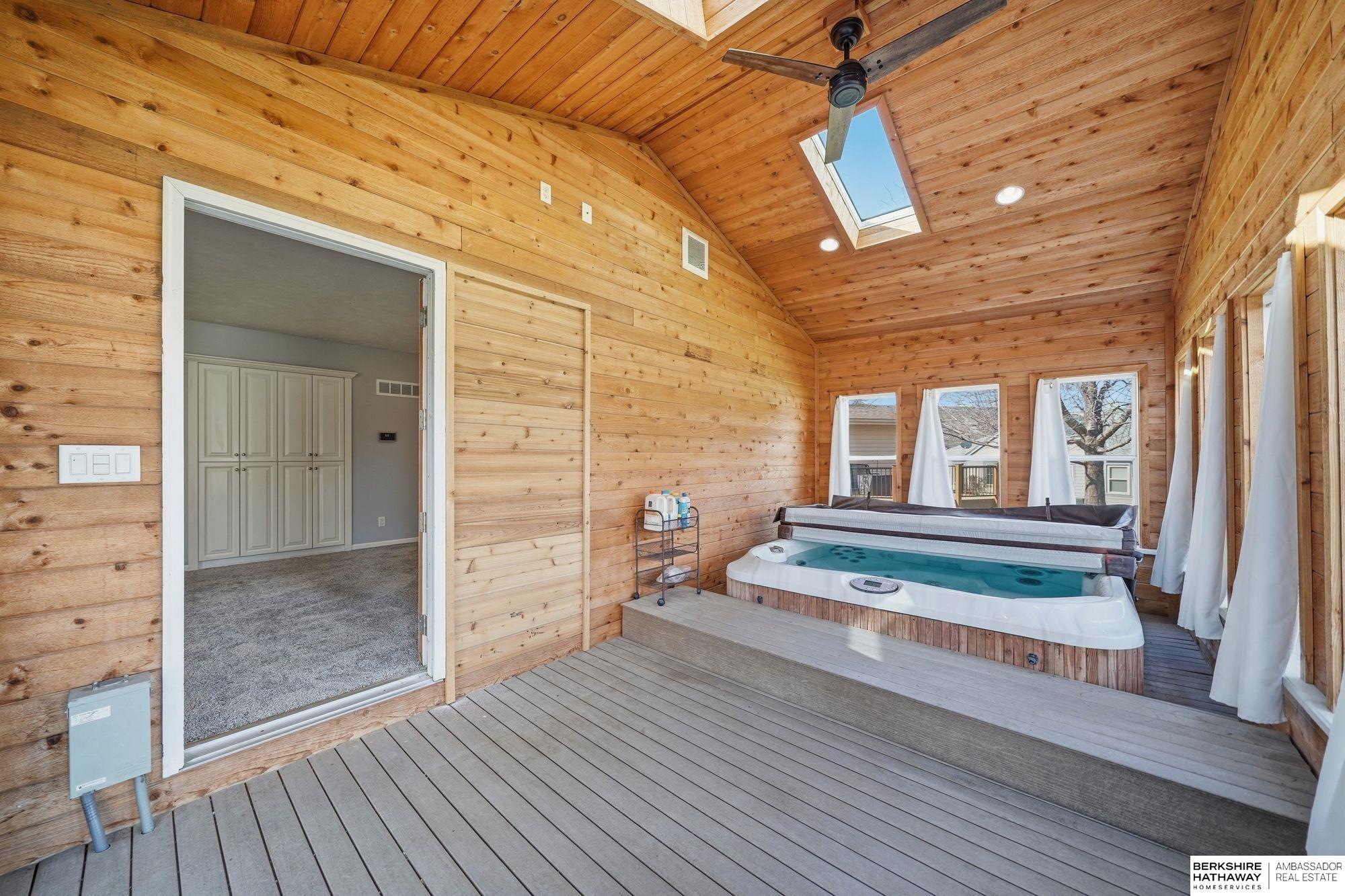 7210 Knox Court, Lincoln, NE, 68507