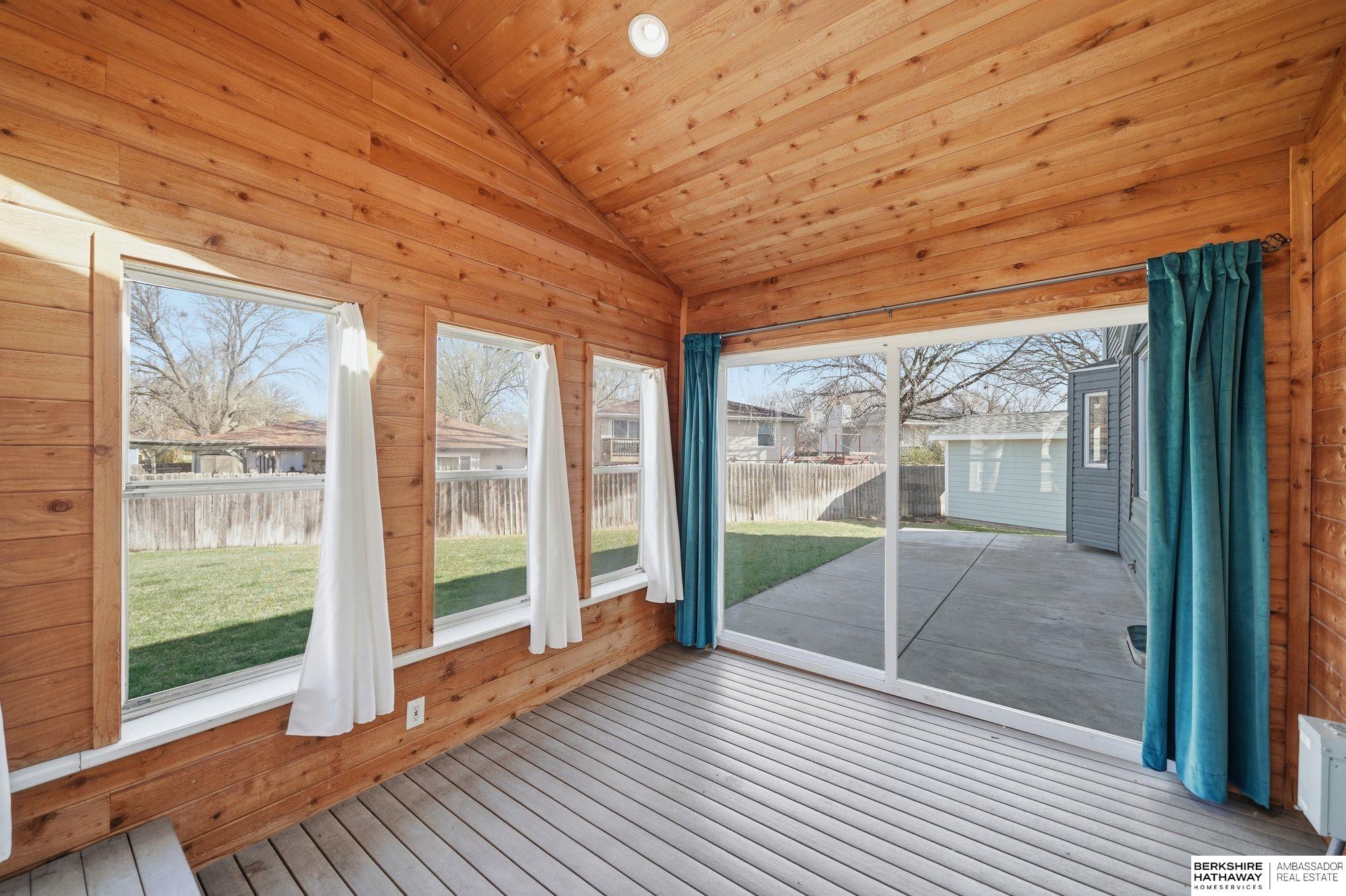 7210 Knox Court, Lincoln, NE, 68507