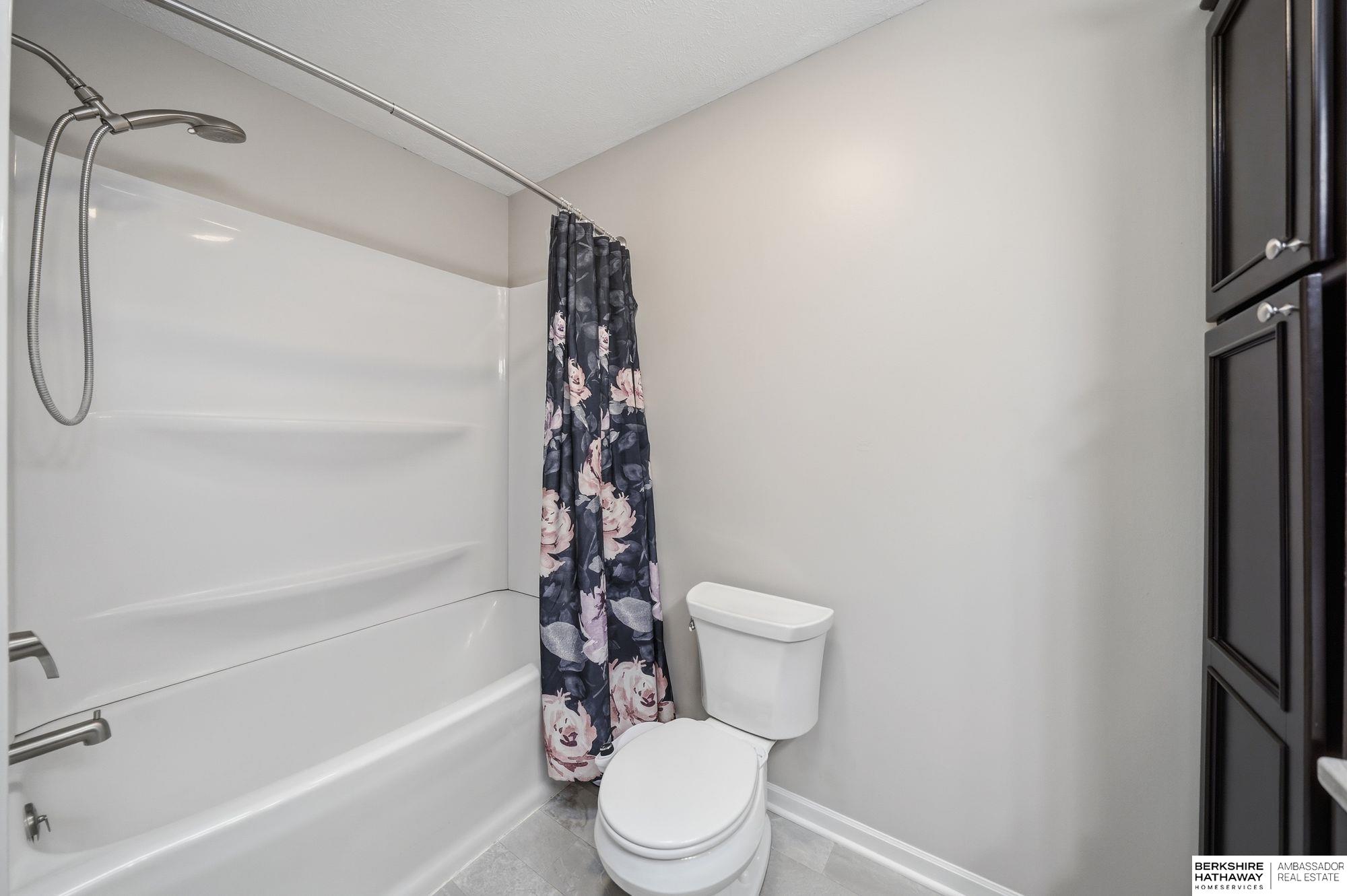 7210 Knox Court, Lincoln, NE, 68507